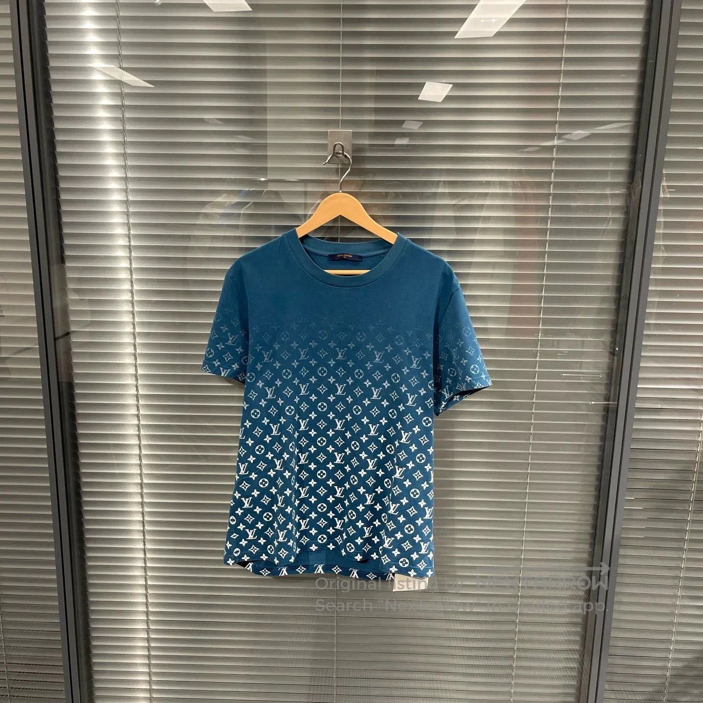 Louis Vuitton Blue Gradient Pattern Short Sleeve Shirt. Size US L / EU 52-54 / 3 - 1 Thumbnail