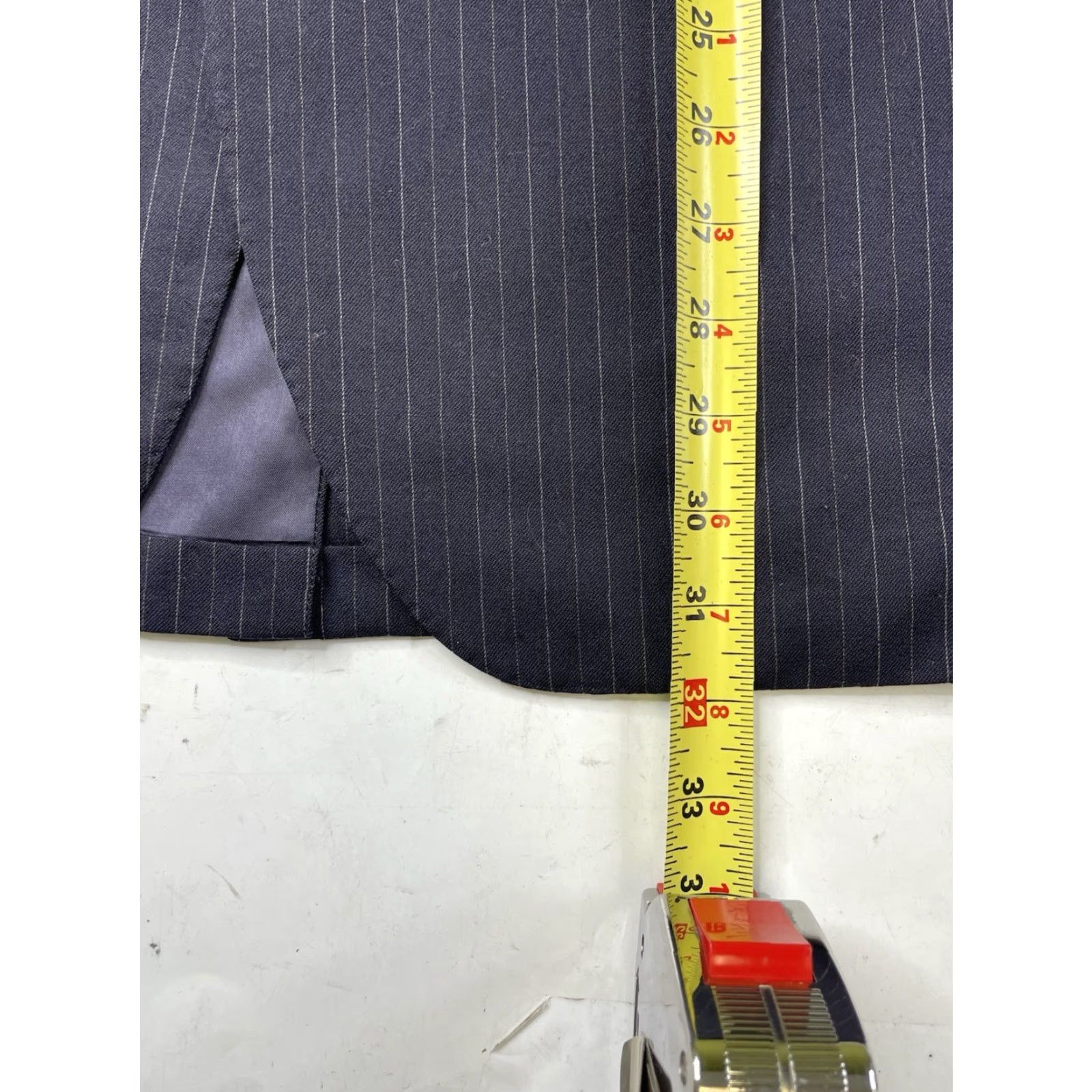 Vintage Oxxford Blazer Jacket Men 42 Athletic Dark Navy Blue Pinstripe Two-Button Single-Vented Regular Length Striped Sports Coat Coat Space Size 42R - 4 Thumbnail