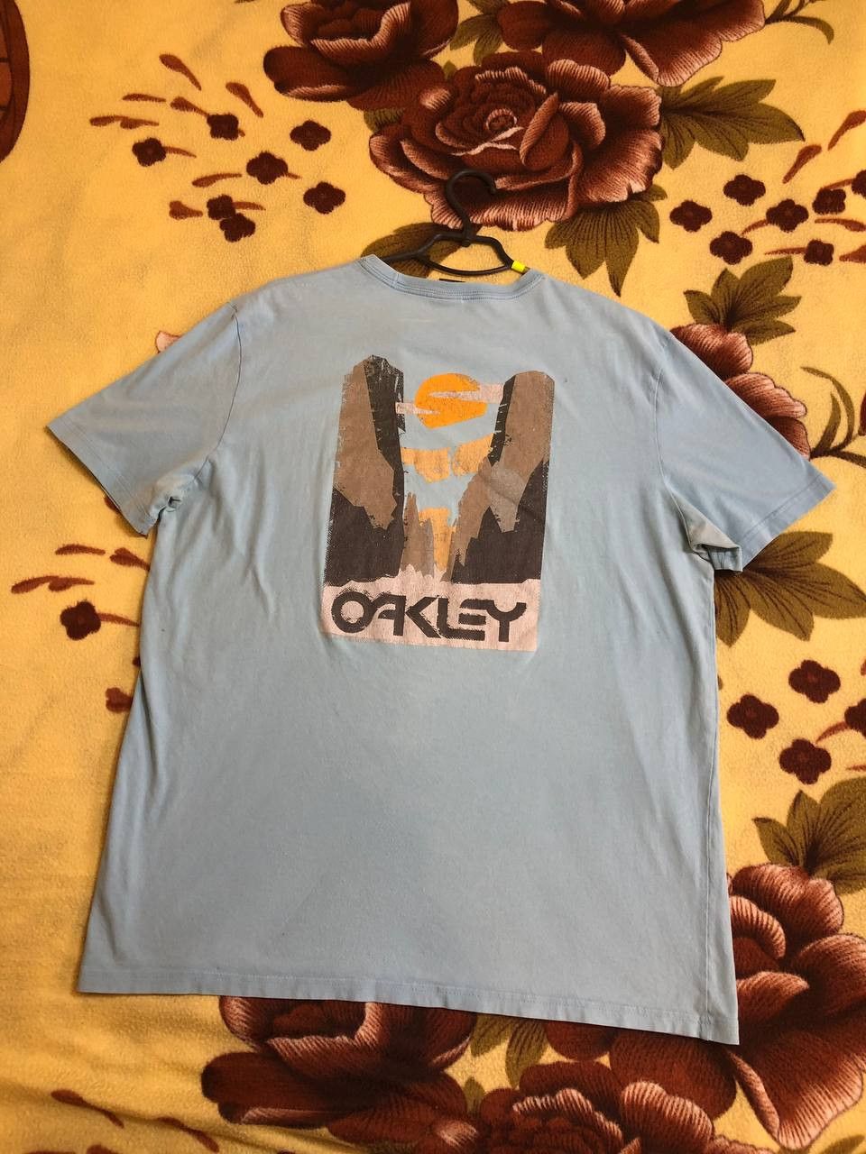 Oakley Vintage Oakley Y2K 2 T-shirt Faded streetwear big logo tee Size US XL / EU 56 / 4 - 1 Thumbnail