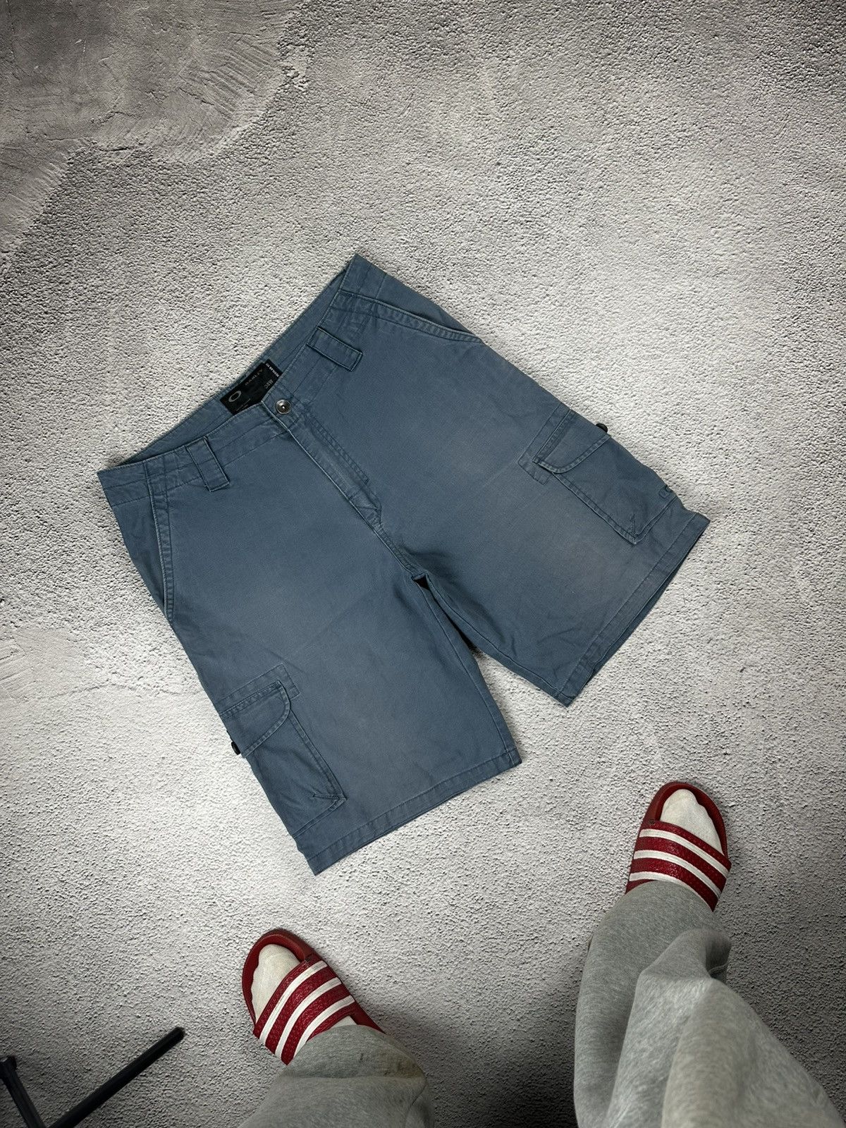 Oakley Vintage Oakley Cargo Faded Shorts Baggy Ripstop Y2K Size US 34 / EU 50 - 1 Thumbnail