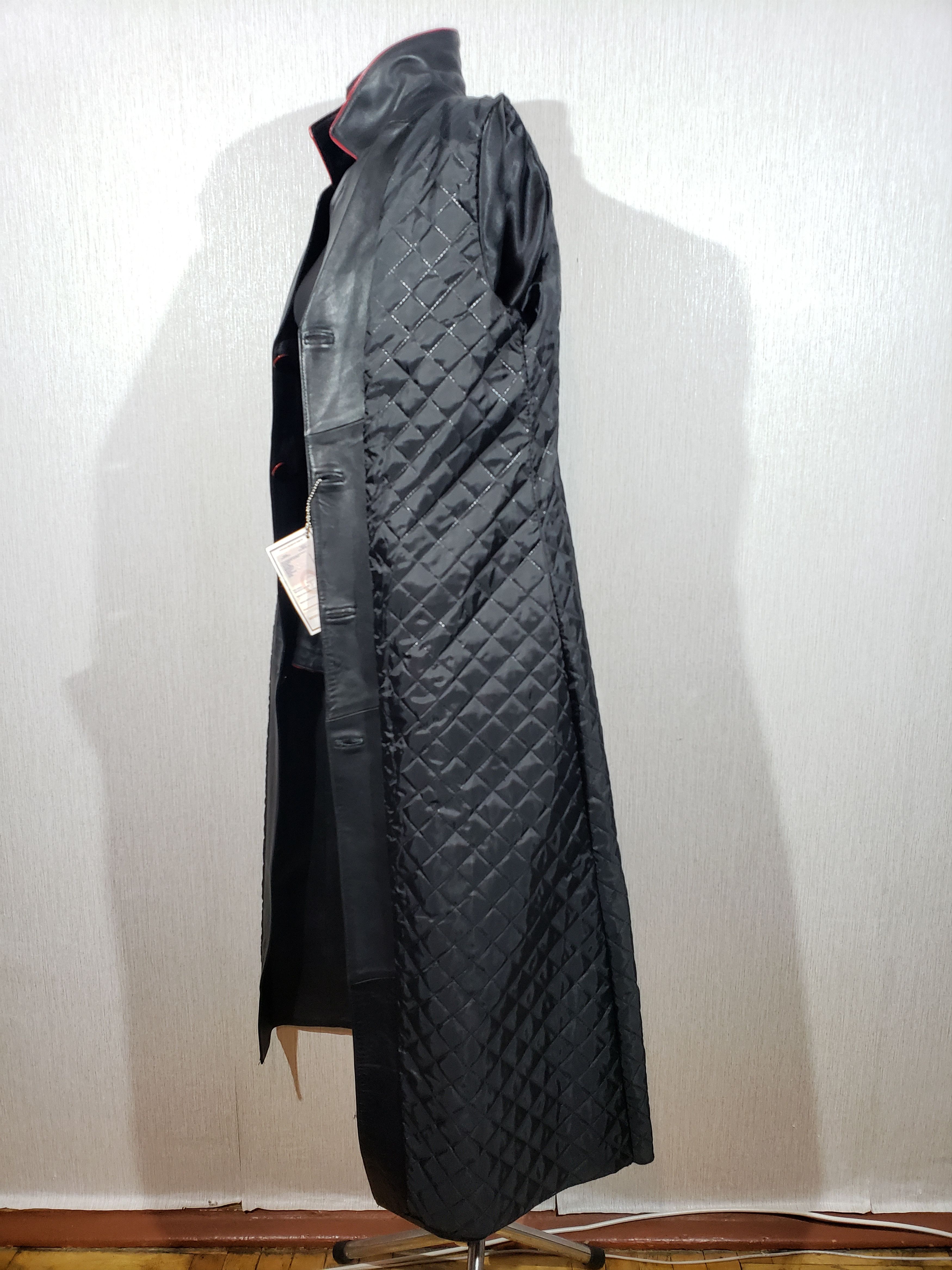 Other Elegant women's raincoat of black color made of leather. Size XL / US 12-14 / IT 48-50 - 6 Thumbnail