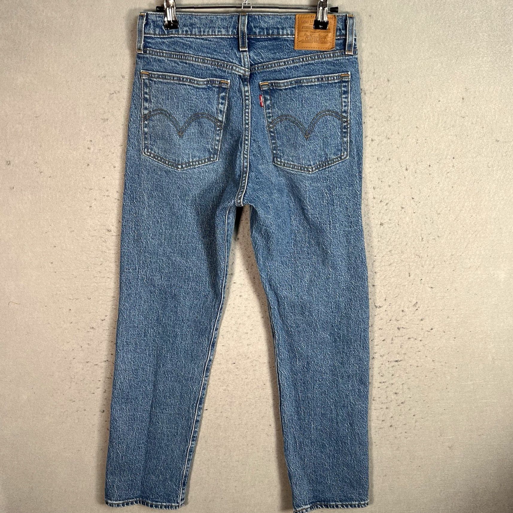 Denime Levis Jeans Womens Wedgie Straight Leg Jeans 27 Button Fly Medium Wash Denim Size 27" / US 4 / IT 40 - 2 Thumbnail