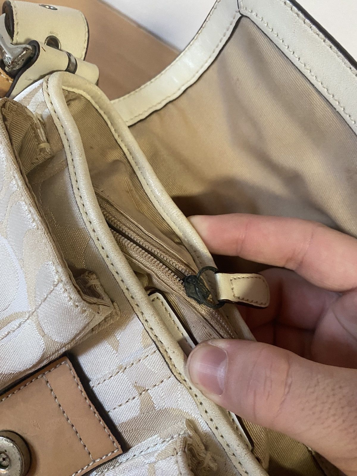 Coach Vintage Y2K Coach White Mini Square Soho Shoulder Bag Size ONE SIZE - 12 Thumbnail