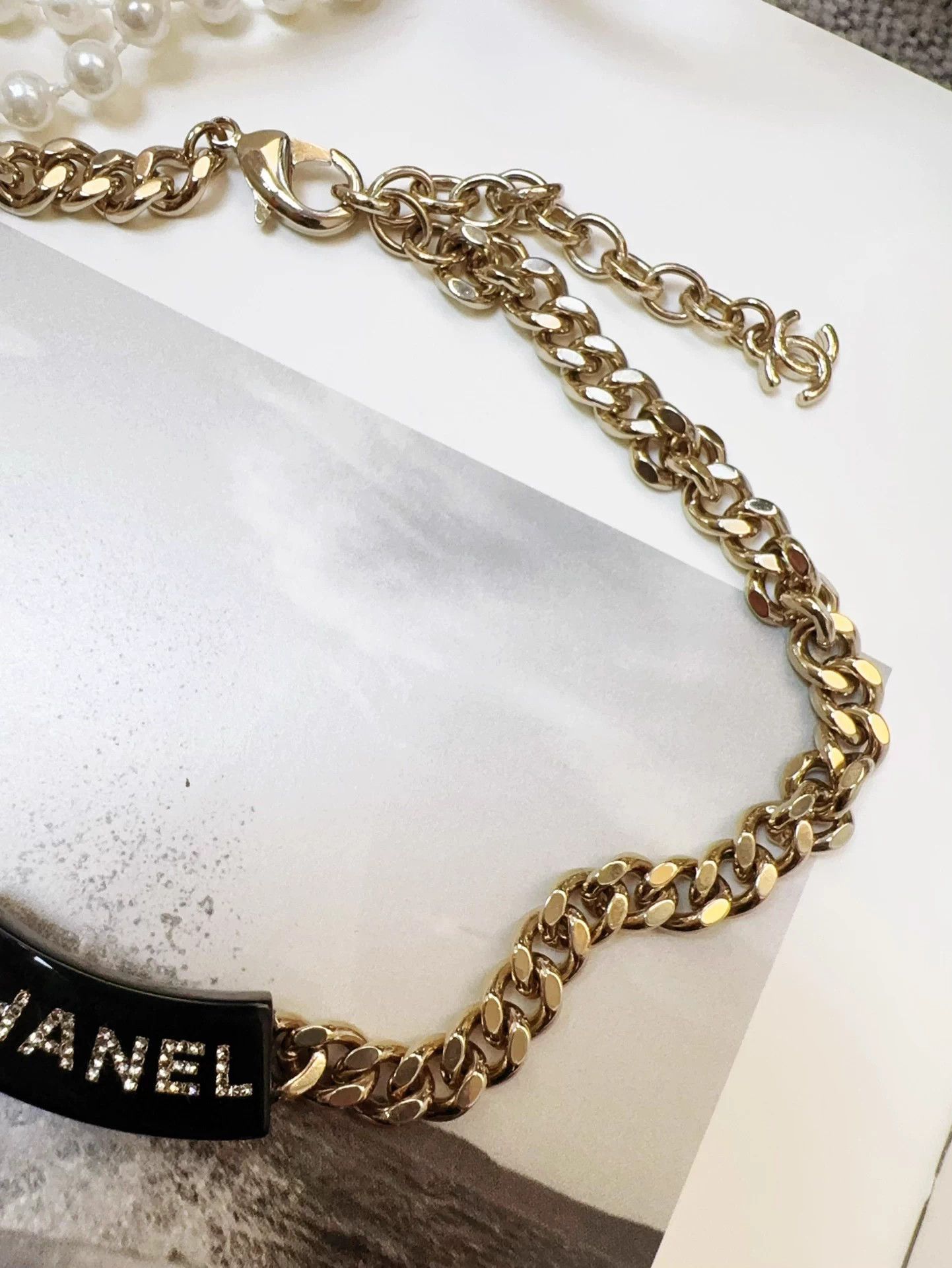 Chanel Chanel 22B Black Acrylic Crystal Logo Bracelet Size ONE SIZE - 6 Thumbnail