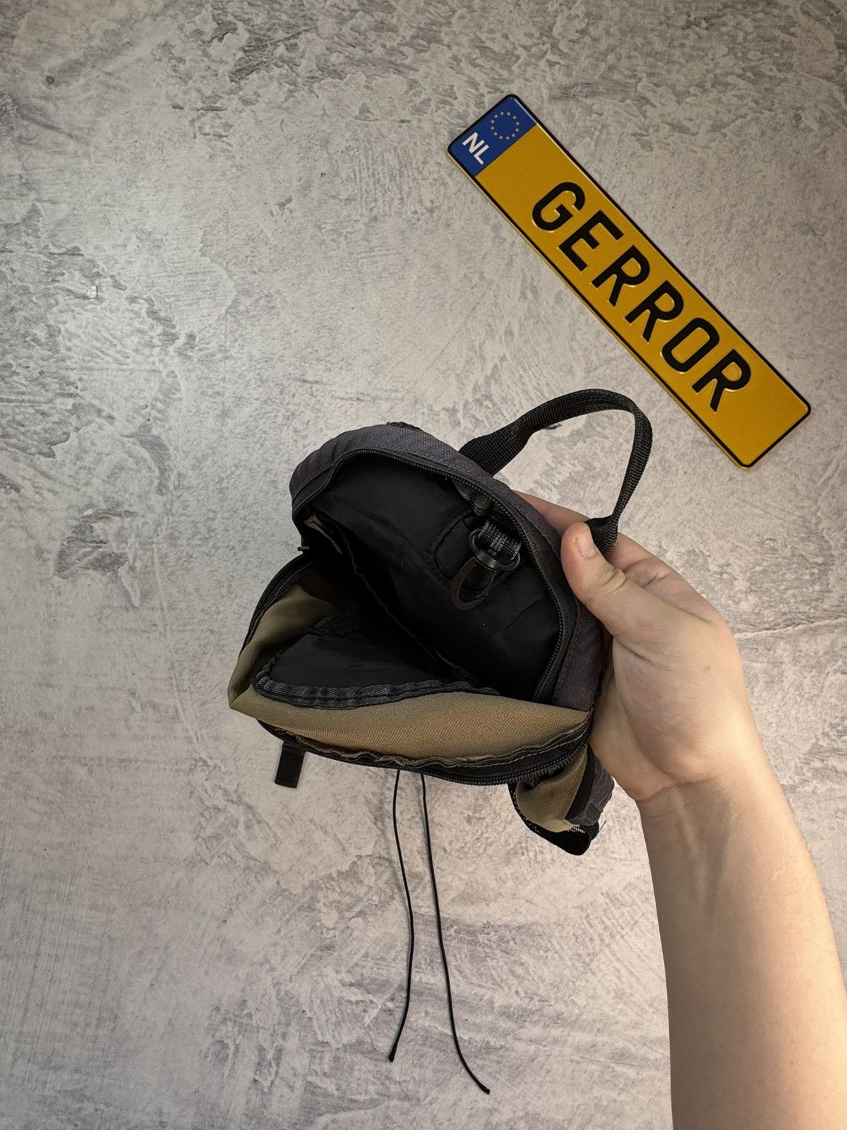 Nike × Vintage NIKE VINTAGE CENTER LOGO BASIC SLINGBAG BAG Size ONE SIZE - 8 Thumbnail