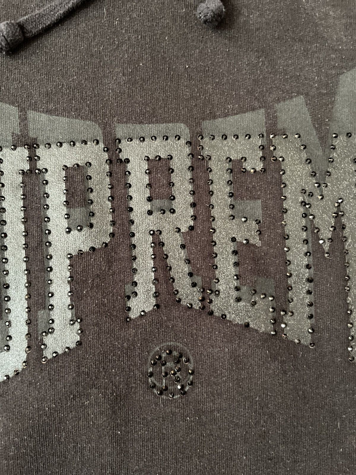 Supreme Supreme Rhinestone Shadow Hooded Sweatshirt Size US XL / EU 56 / 4 - 5 Thumbnail