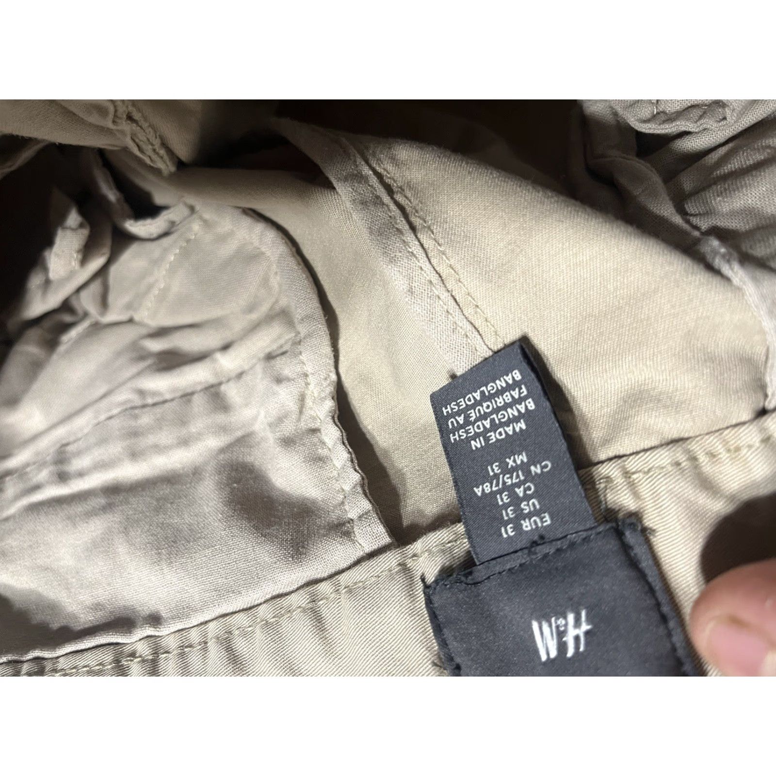 H&M H&M Beige Khakis Flat Front Cotton Pants Slim Fit 31x29 Men Regular Waist Zip Closure Belt Loops Slit Pockets Size US 31 - 5 Thumbnail