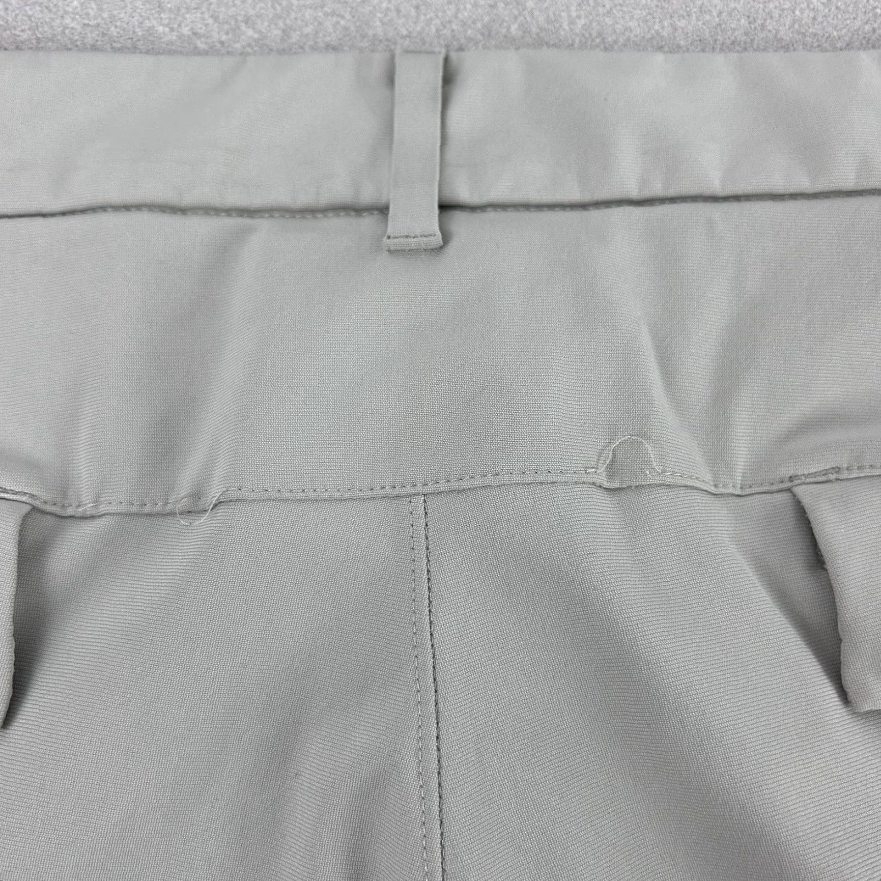 Lululemon Lululemon Cargo Shorts Mens Size 38 Beige 9.5" Inseam Stretch Casual Reflecting Utility Cargo Style Size US 38 / EU 54 - 7 Thumbnail