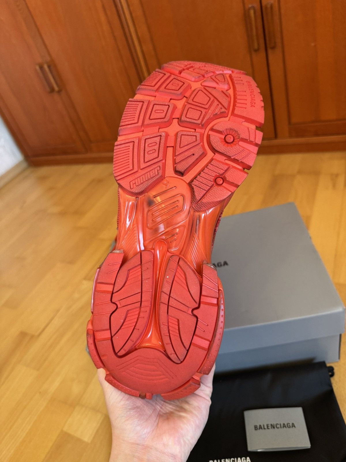 Balenciaga *NEW* Balenciaga Runner Triple Red Size US 9 / EU 42 - 10 Thumbnail