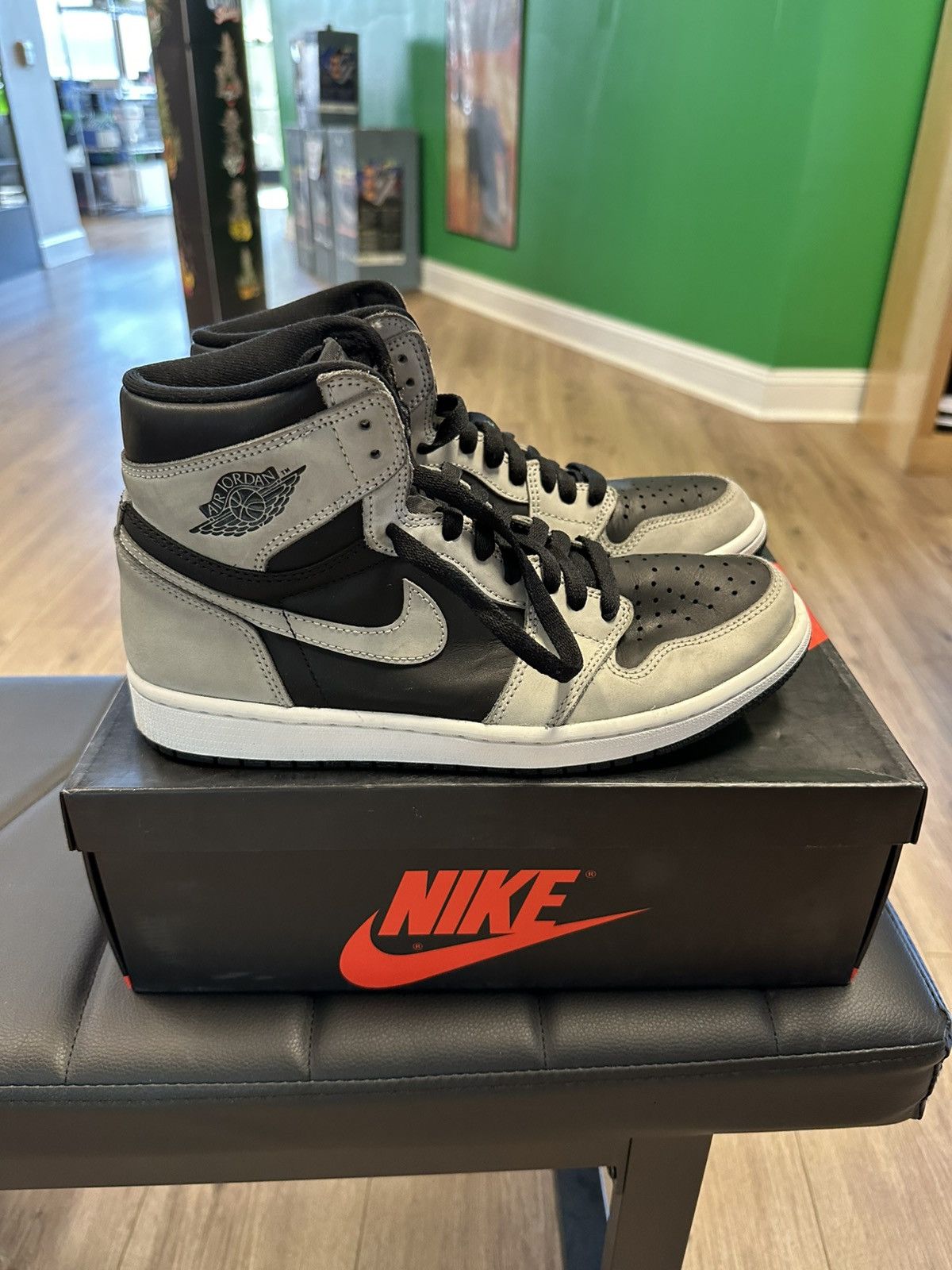 Nike Air Jordan 1 Retro High OG Size US 8.5 / EU 41-42 - 1 Thumbnail