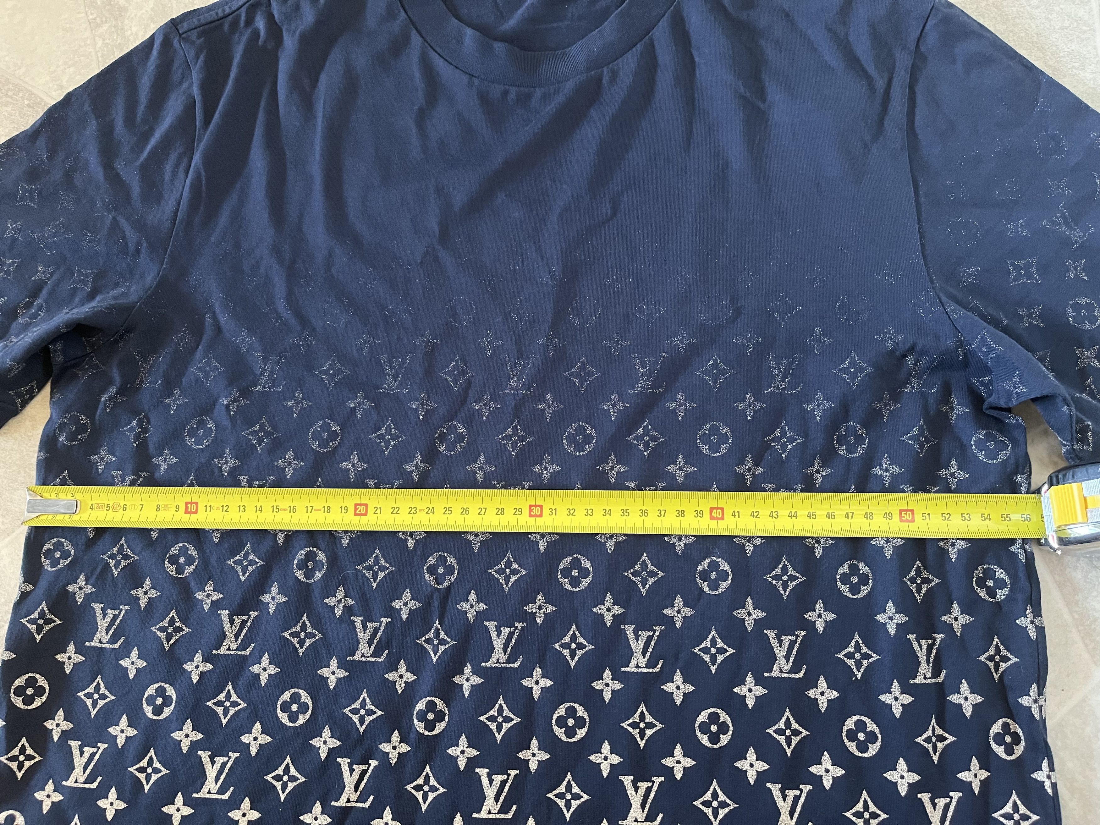 Louis Vuitton Louis Vuitton Monogram Gradient Dark Blue T-shirt Size US XXL / EU 58 / 5 - 13 Thumbnail