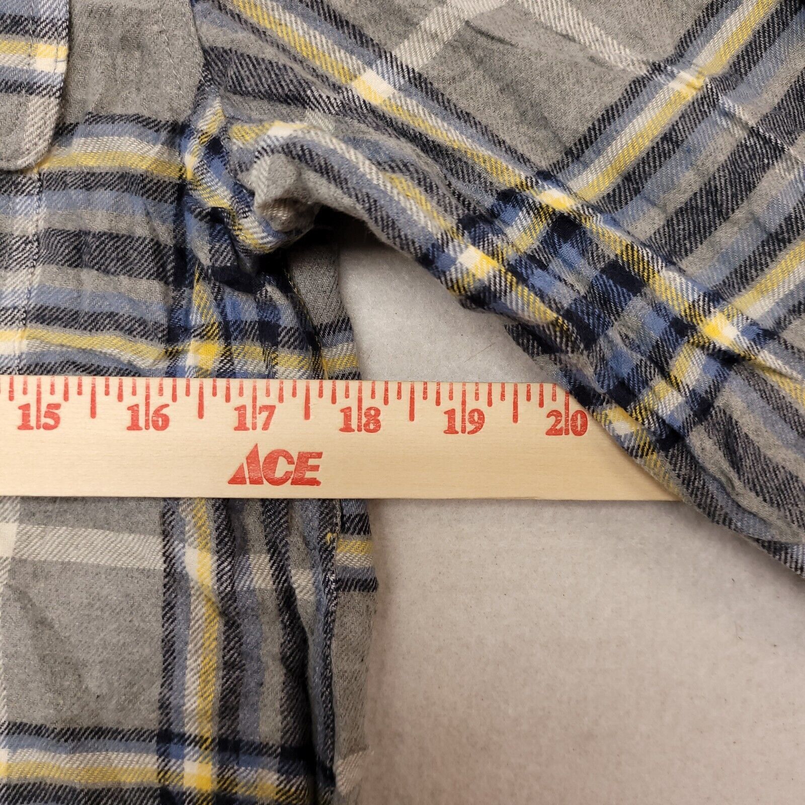 Old Navy Old Navy Tartan Flannel Button Up Shirt Men Size S Gray Blue Size US S / EU 44-46 / 1 - 9 Thumbnail