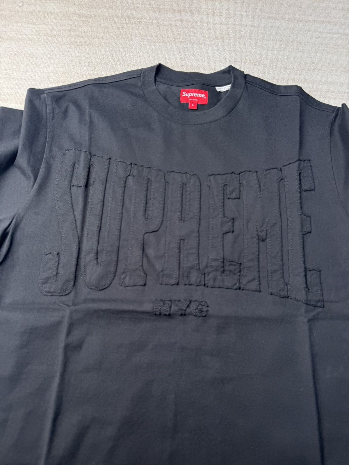 Supreme Cut out logo tee Size US M / EU 48-50 / 2 - 3 Thumbnail