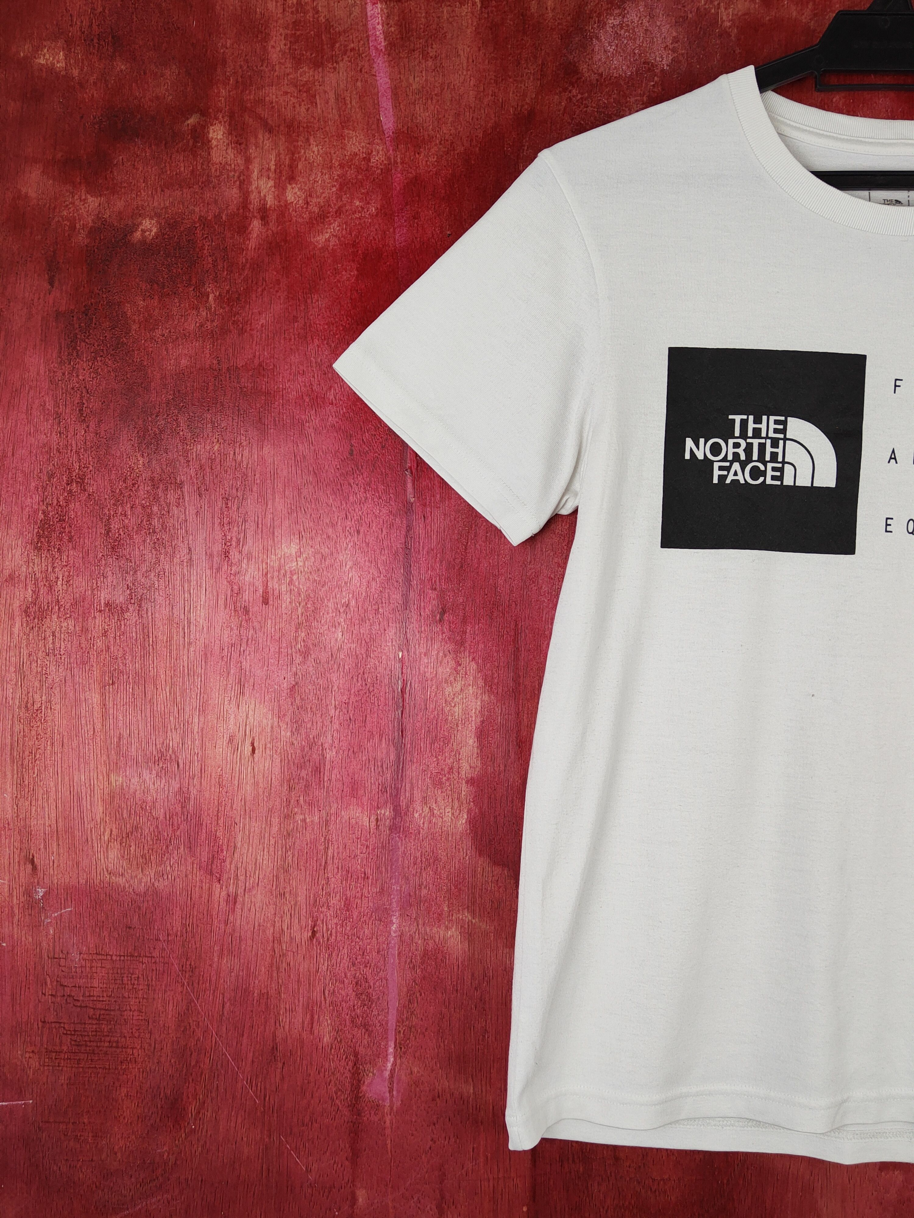The North Face The North Face White Short Sleeve T-Shirts #S1451 Size US S / EU 44-46 / 1 - 4 Thumbnail