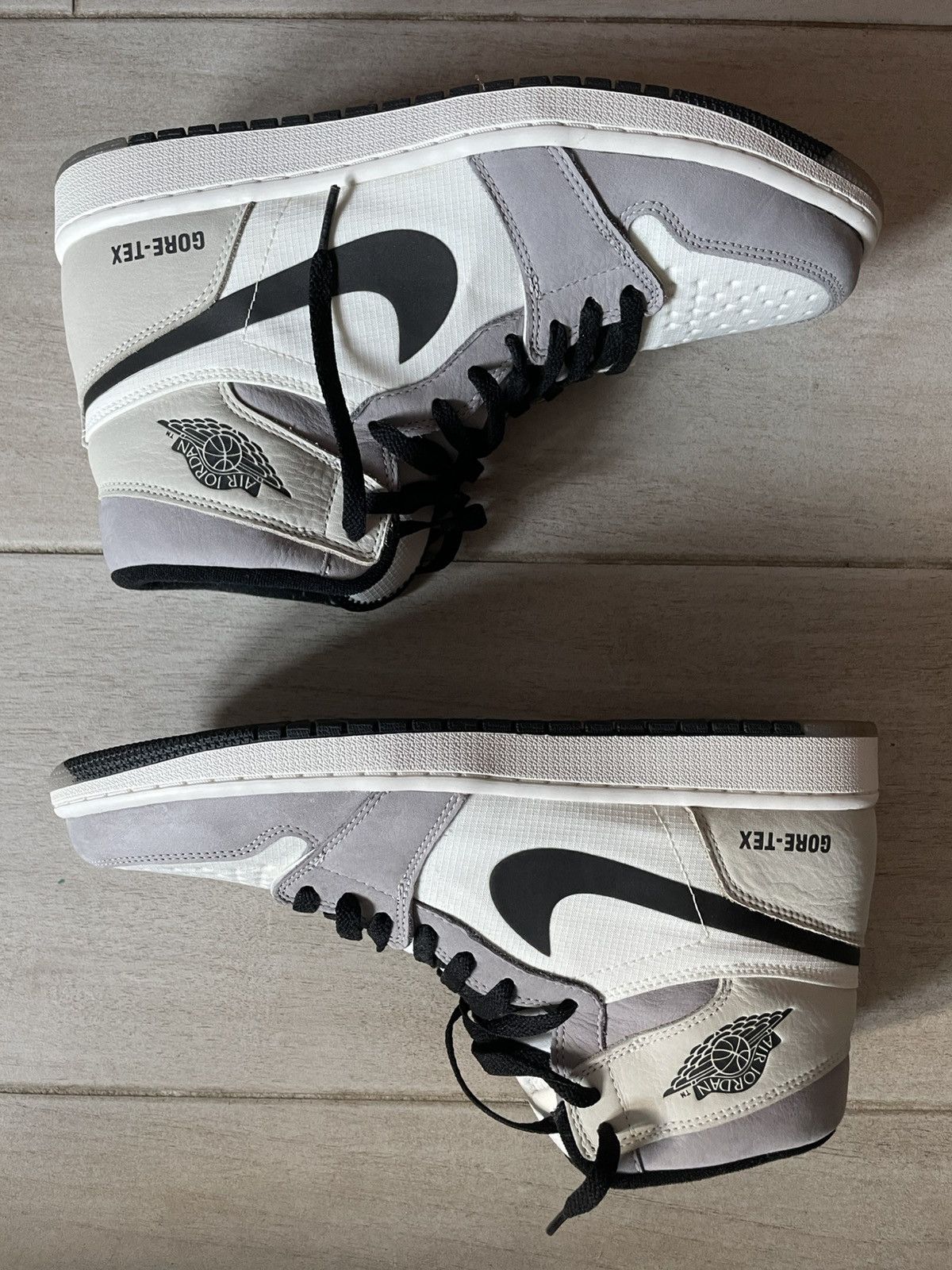 Jordan Brand × Nike Jordan 1 Retro High Element Gore-Tex Light Bone Size US 11.5 / EU 44-45 - 3 Thumbnail