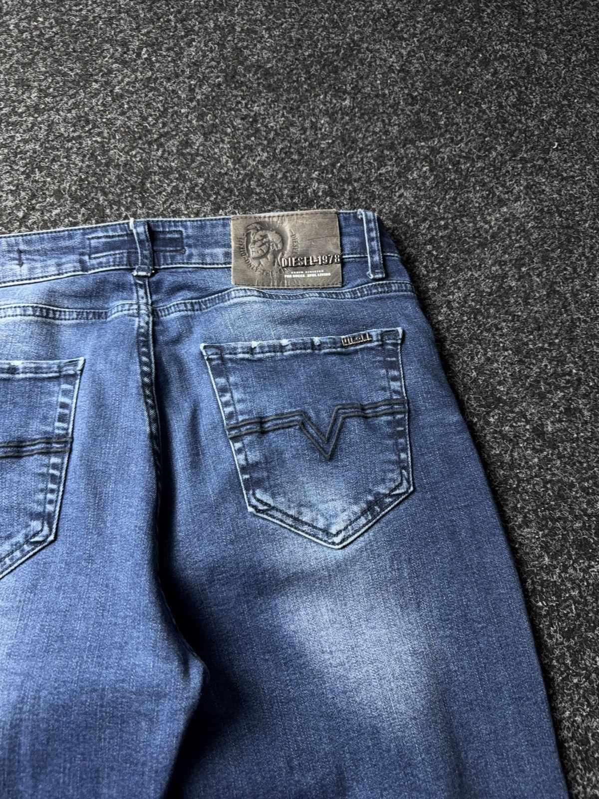 Diesel Luxury Diesel D.N.A. Distressed Blue Jeans Made in Italy Size US 30 / EU 46 - 15 Thumbnail
