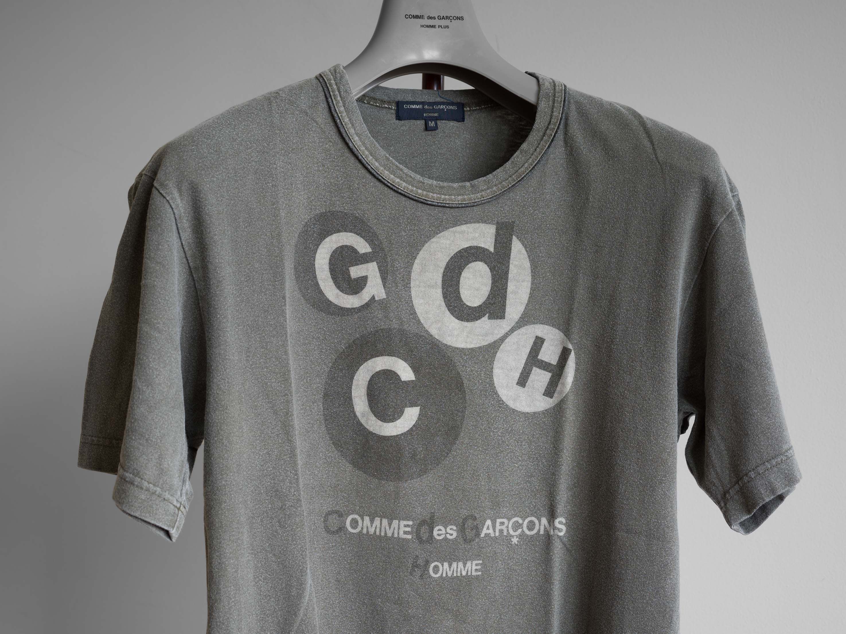 Comme des Garcons Homme SS2005 COMME des GARCONS HOMME LOGO PRINT T-SHIRT Size US M / EU 48-50 / 2 - 1 Thumbnail