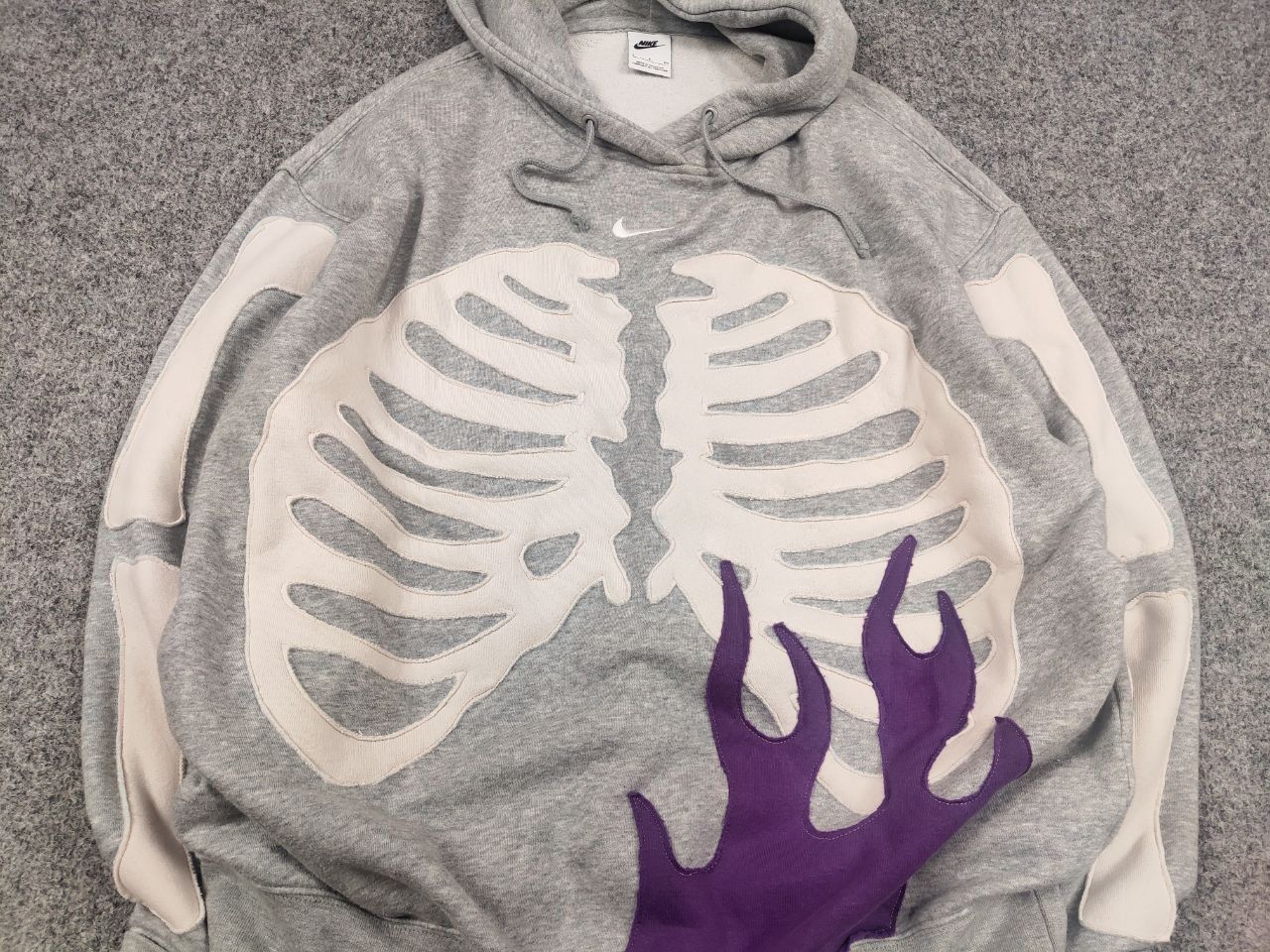 Nike Rare Nike skeleton Logo vintage reworked Hoodie Y2K Style Size US S / EU 44-46 / 1 - 5 Thumbnail