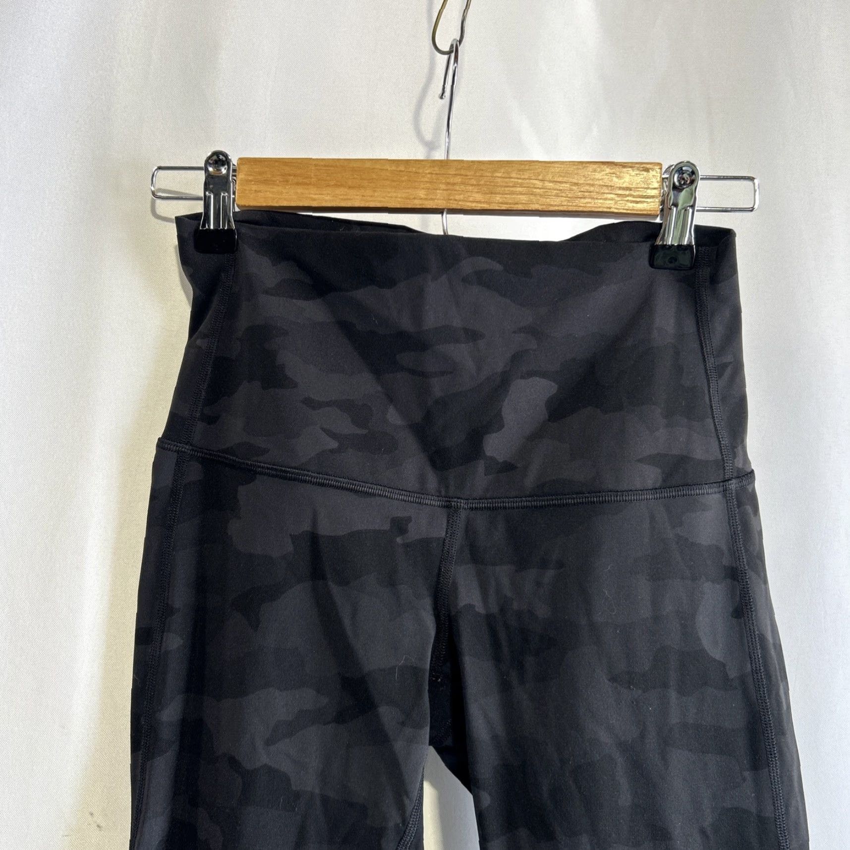 Lululemon Lululemon Align High Rise Leggings Women’s 6 Black Camo Stretch Size 28" / US 6 / IT 42 - 4 Thumbnail