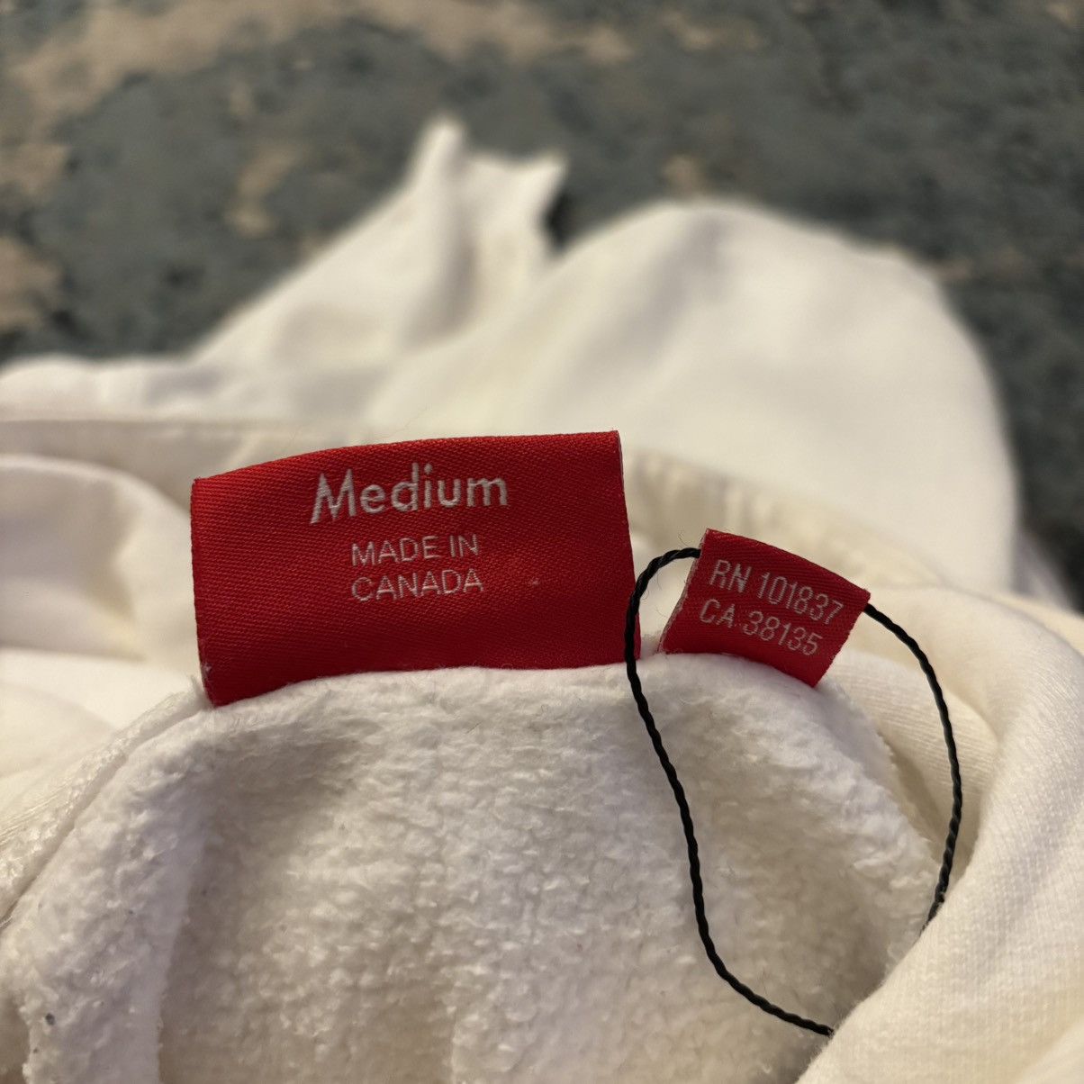 Supreme Supreme Portrait Men's White Hooded Sweatshirt Size Medium Size US M / EU 48-50 / 2 - 6 Thumbnail