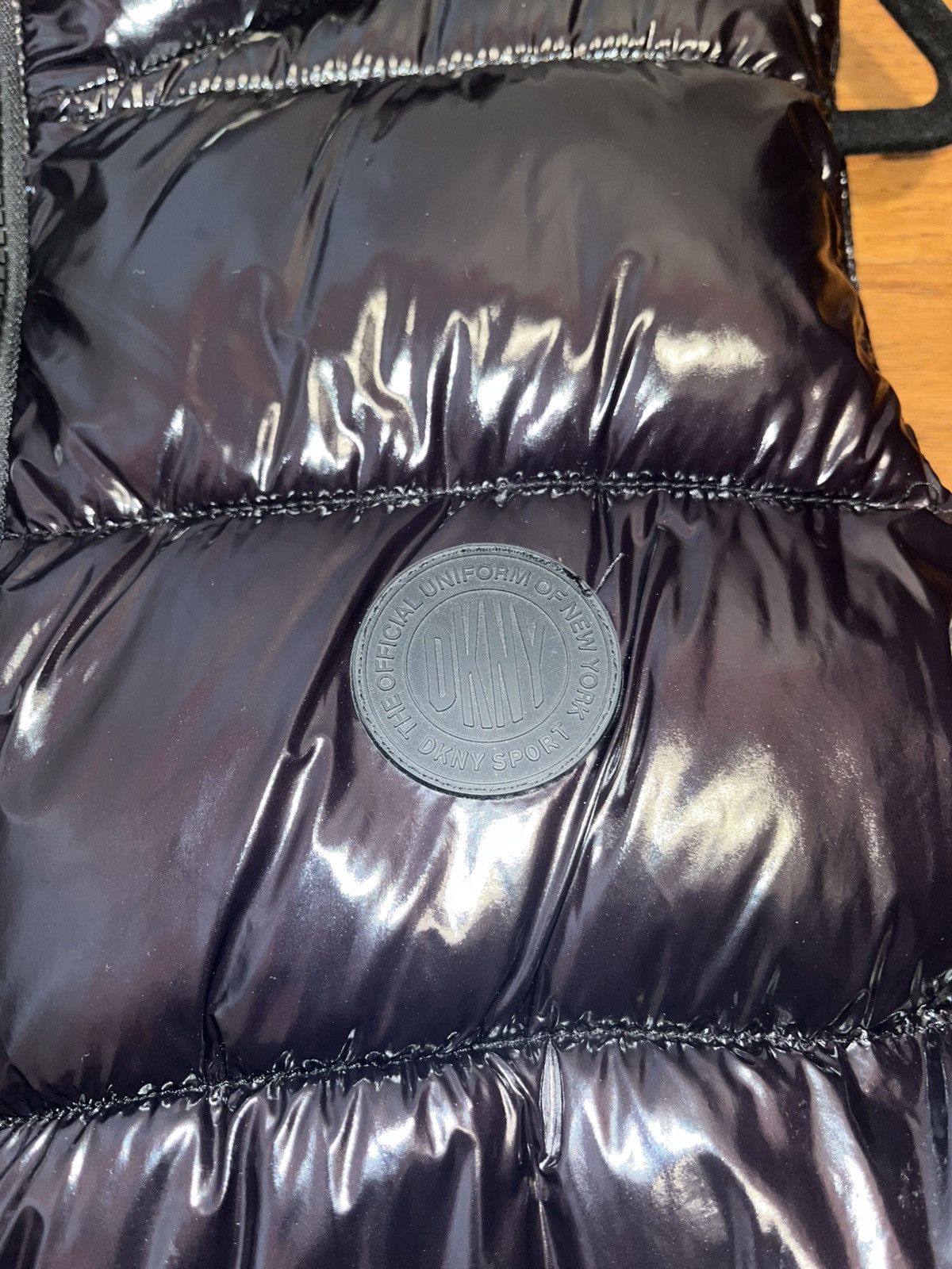 DKNY DKNY sports black glossy vest Size US XL / EU 56 / 4 - 2 Thumbnail