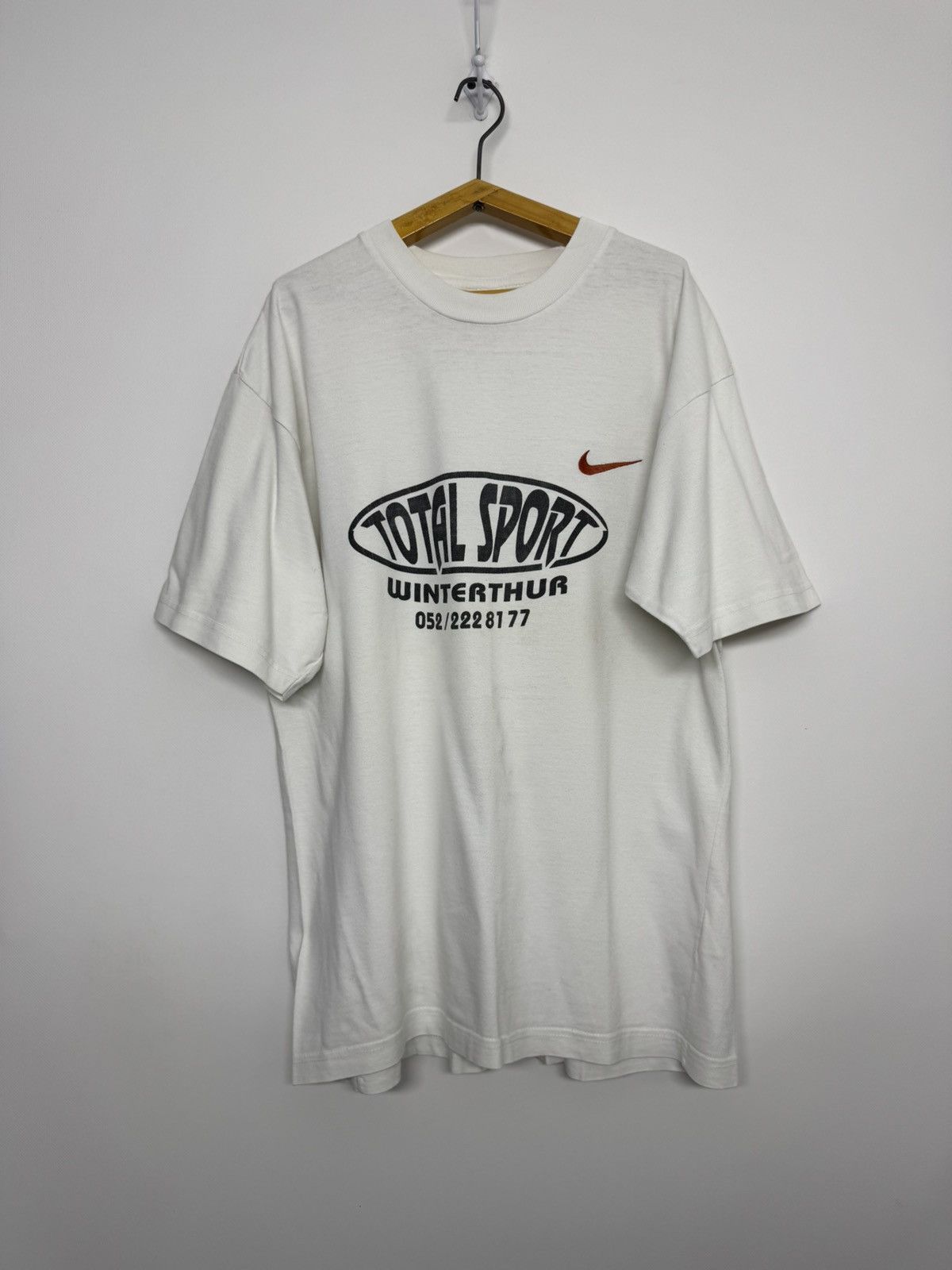 Nike Nike vintage Center logo T-shirt Size US M / EU 48-50 / 2 - 2 Thumbnail