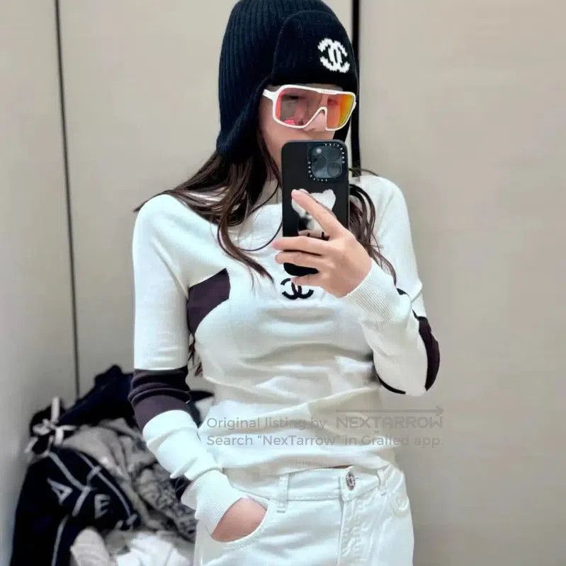 Chanel Chanel White Denim Women's Pants . Size 23" - 2 Thumbnail
