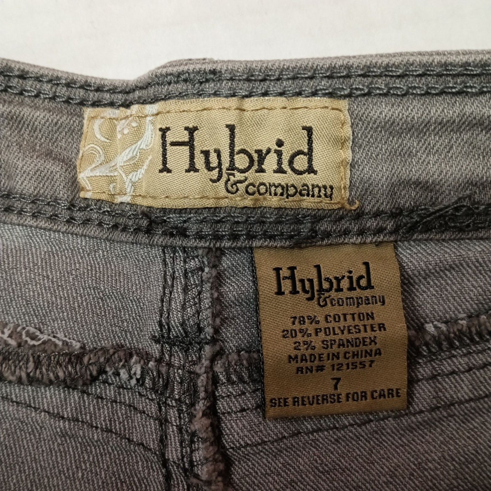 Other Hybrid & Com Denim Shorts Women's Size 7 Gray Stretch 2" Ins Size 28" / US 6 / IT 42 - 3 Thumbnail