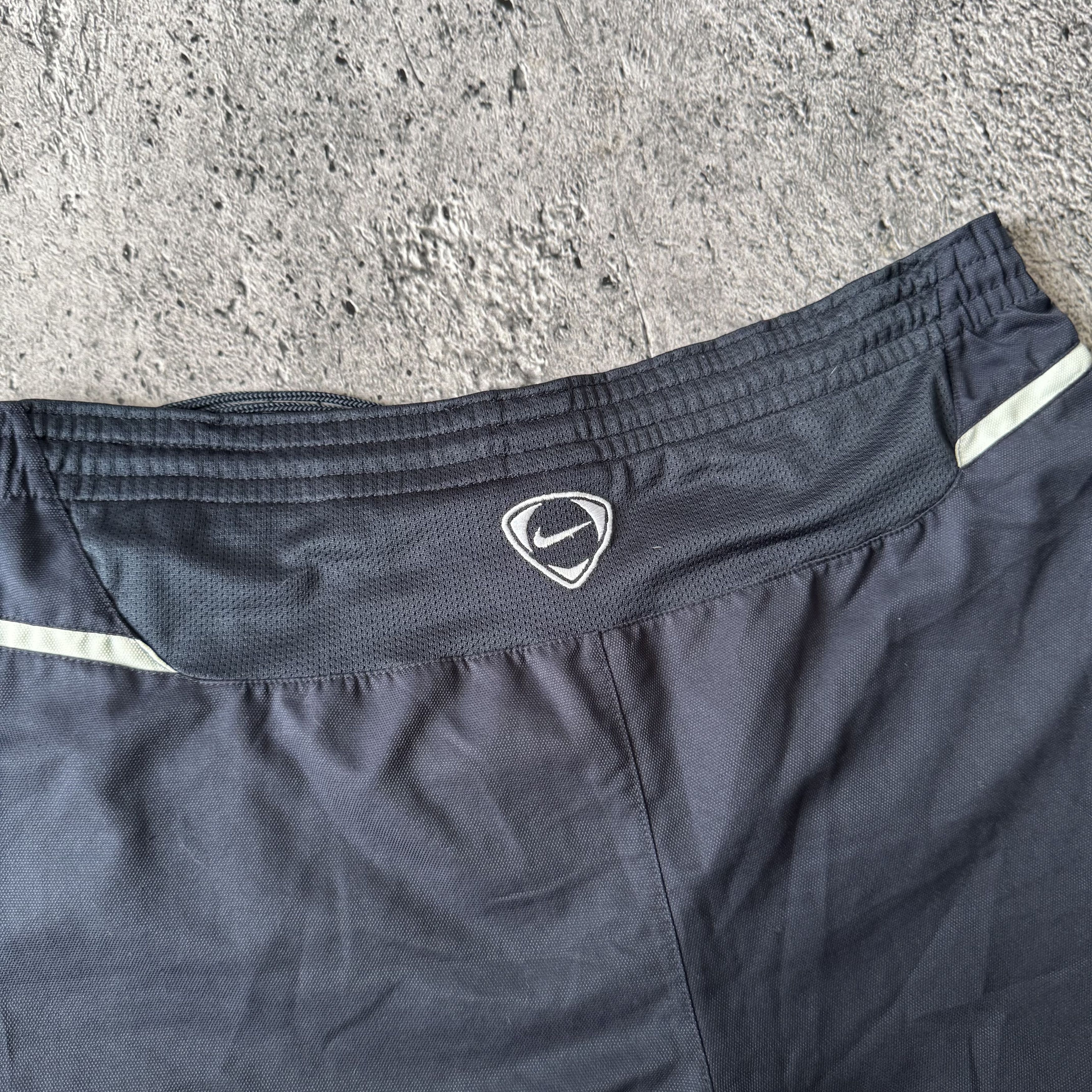 Nike Vintage T90 Nike VTG Shorts Nylon Swoosh Logo Drill Y2k Size US 34 / EU 50 - 8 Thumbnail