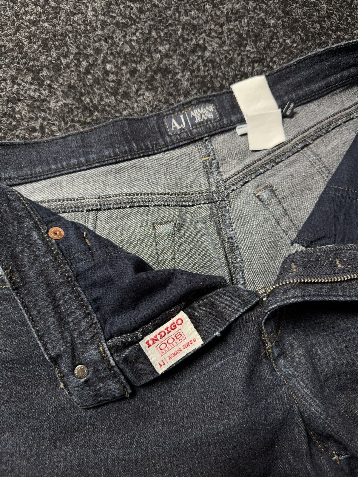 Giorgio Armani 00s Luxury Retro Armani Jeans J05 Dark Indigo Denim Jeans Size US 30 / EU 46 - 8 Thumbnail