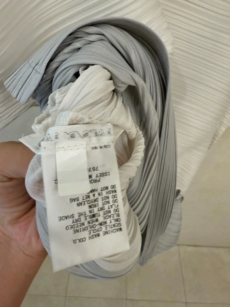 Issey Miyake size:3 White drawstring top