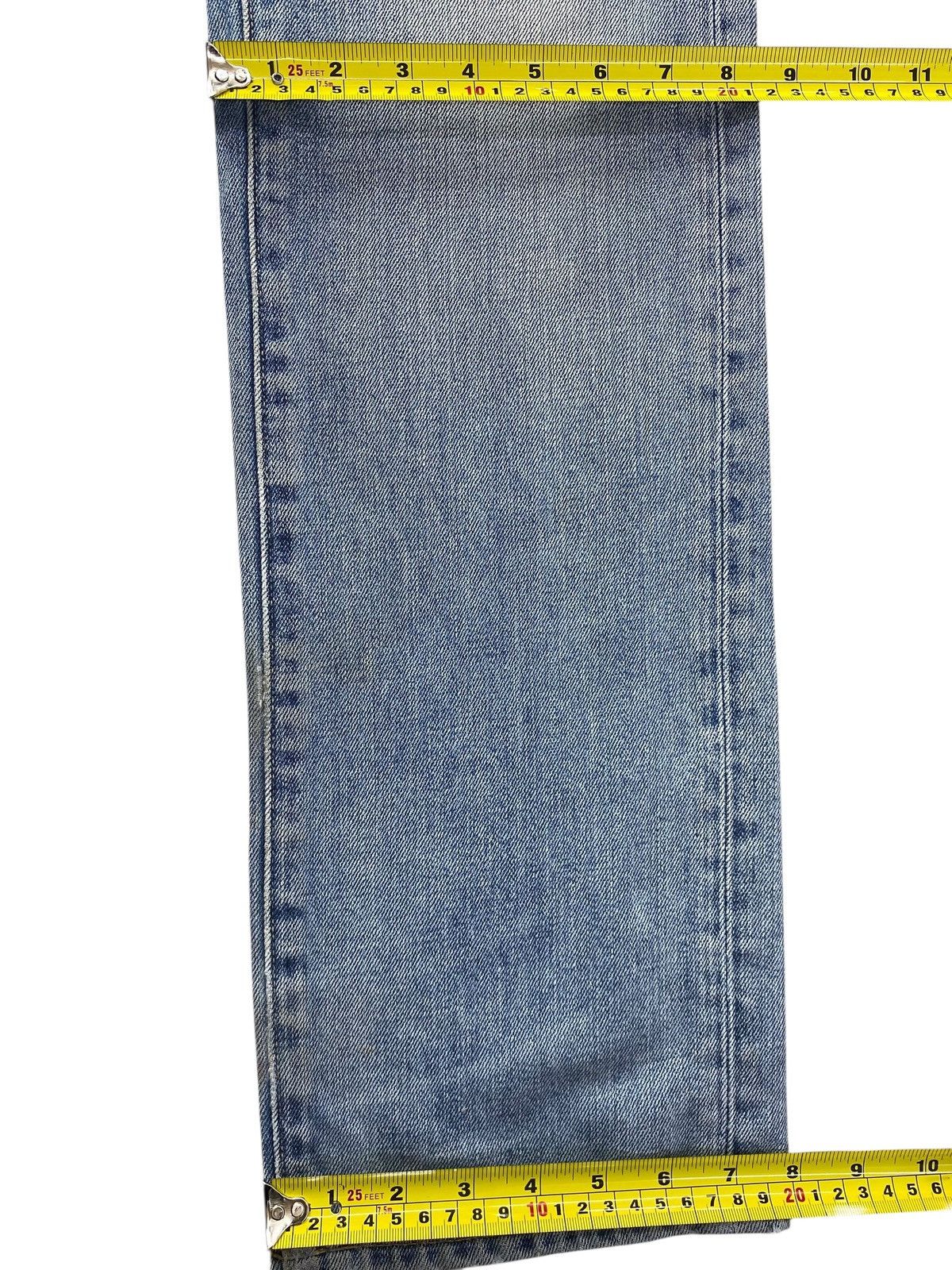 Uniqlo Uniqlo Light Wash Ripped Style Straight Leg Jeans Size US 32 / EU 48 - 9 Thumbnail