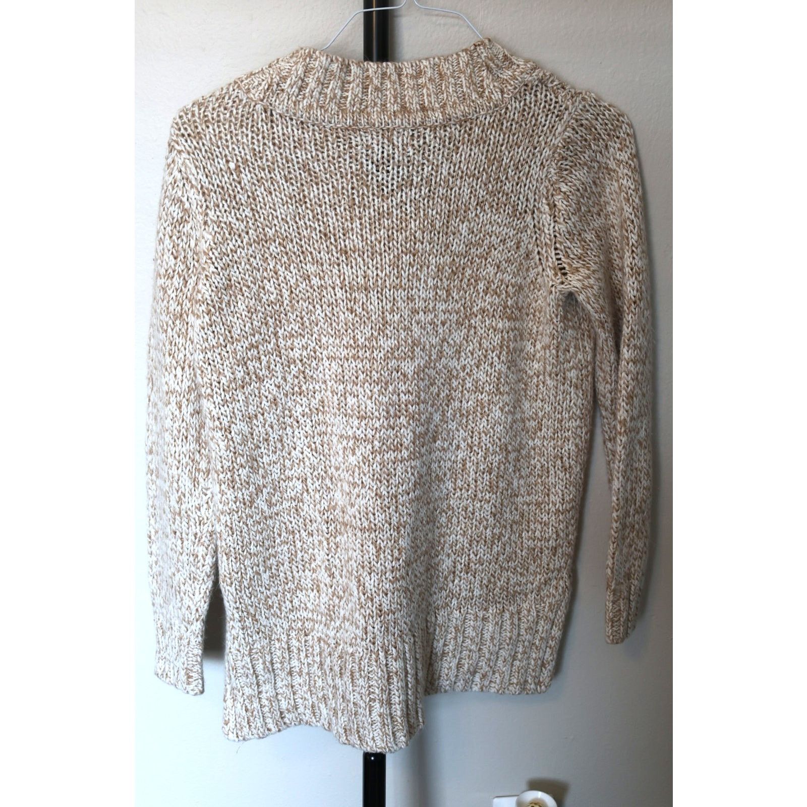 Chaps Chaps V-Neck Sweater - Size Medium - Tan - EUC Size M / US 6-8 / IT 42-44 - 3 Thumbnail