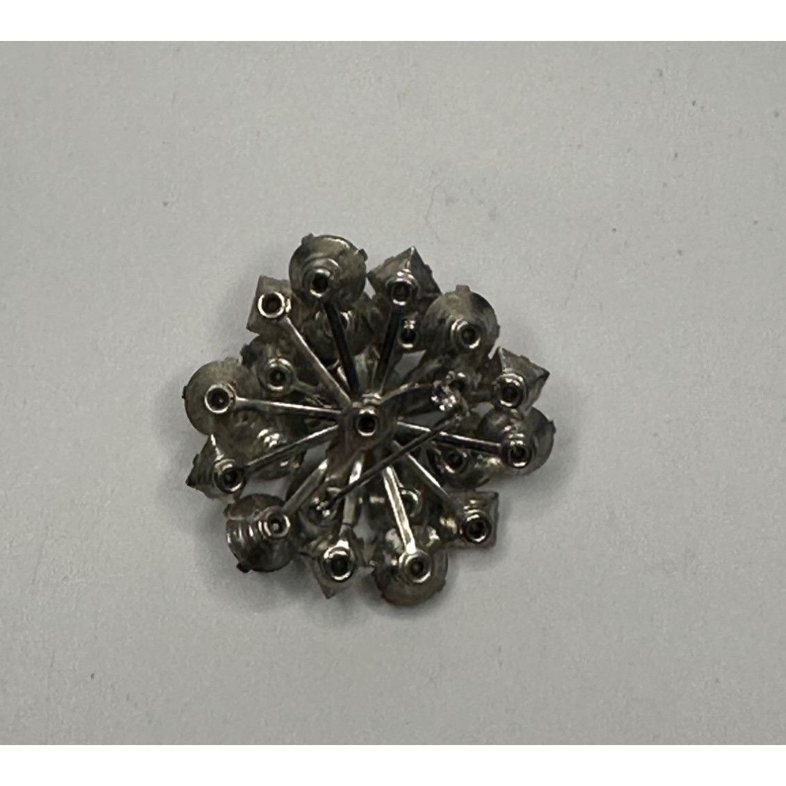 Other Vintage Rhinestone Cluster Dome Silver Tone Brooch Pin Size ONE SIZE - 8 Thumbnail
