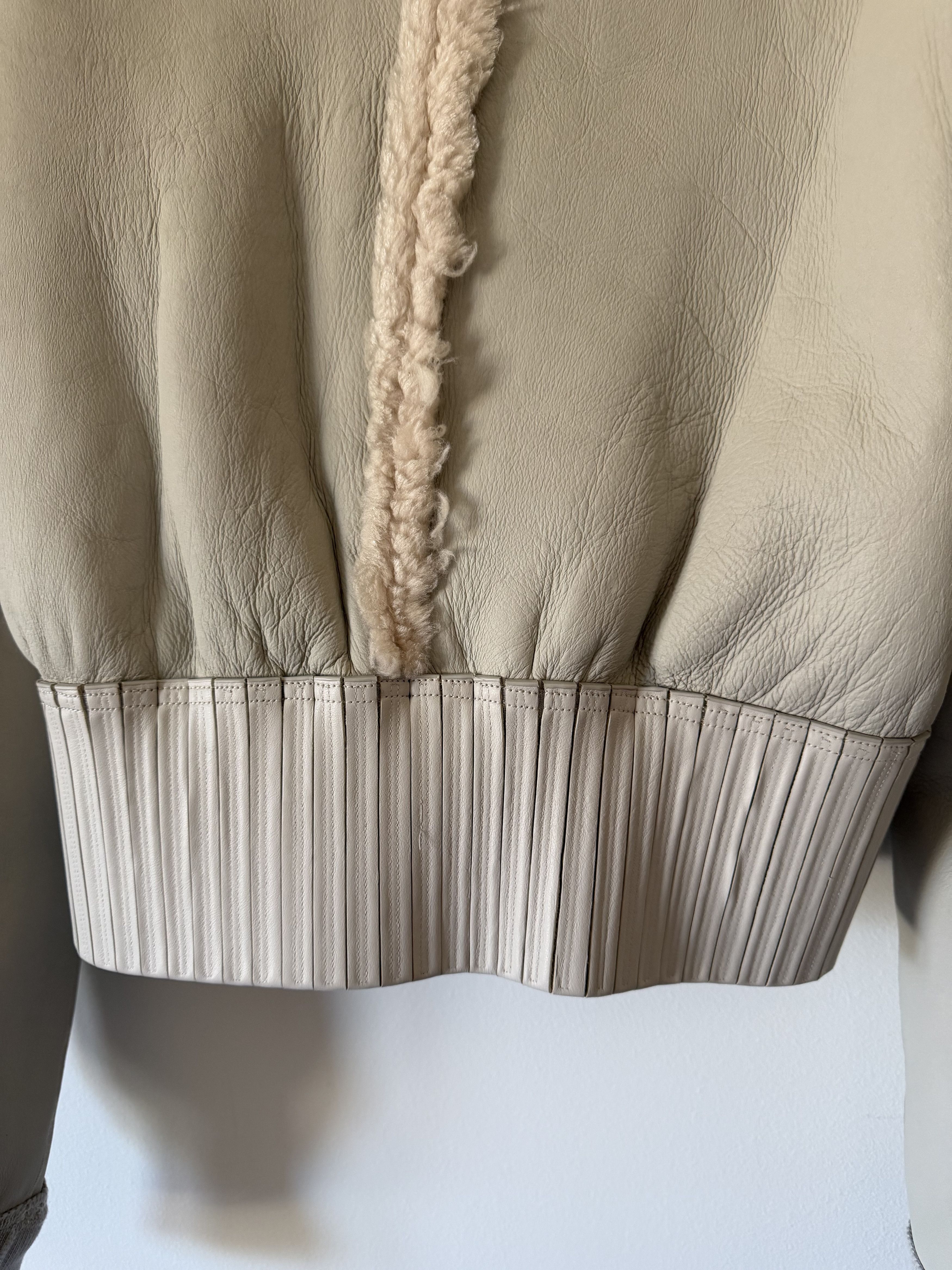 Rick Owens Rick Owens Girdered Reversible Shearling Bomber in White Size US L / EU 52-54 / 3 - 14 Thumbnail