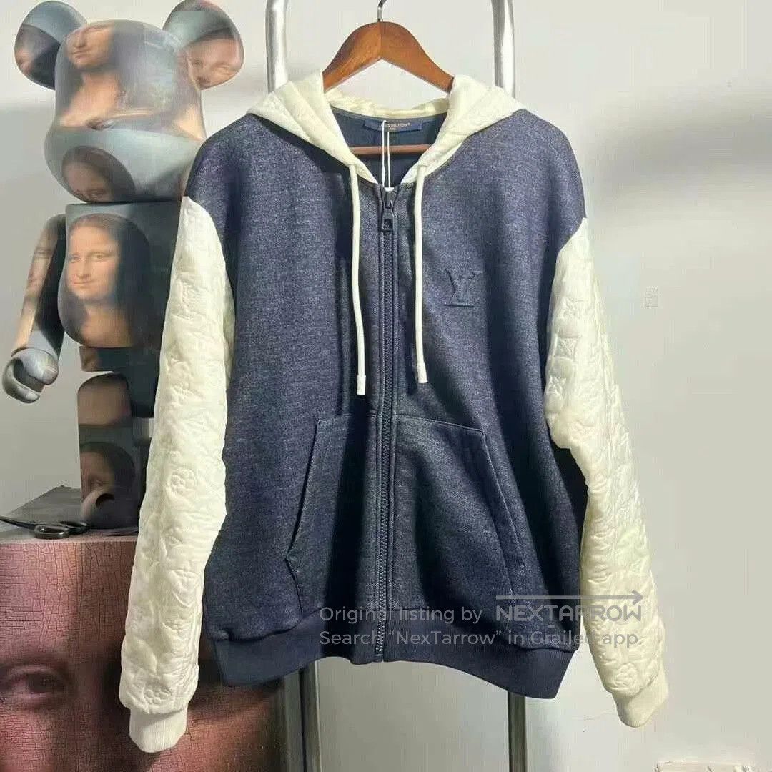 louis vuitton logo hoodie jacket XL.