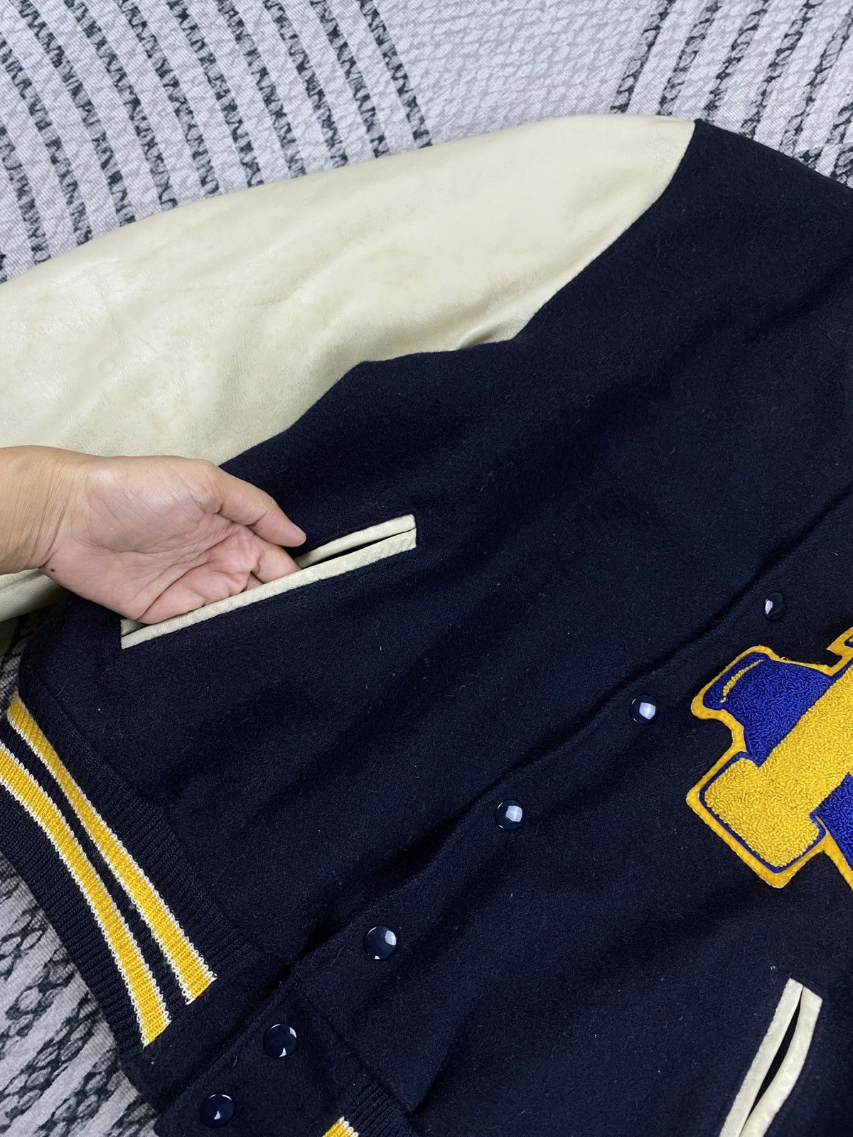 Golden Bear 🔥Vintage 80s Golden Bear Leather Sleeve Varsity Jacket Size US M / EU 48-50 / 2 - 6 Thumbnail