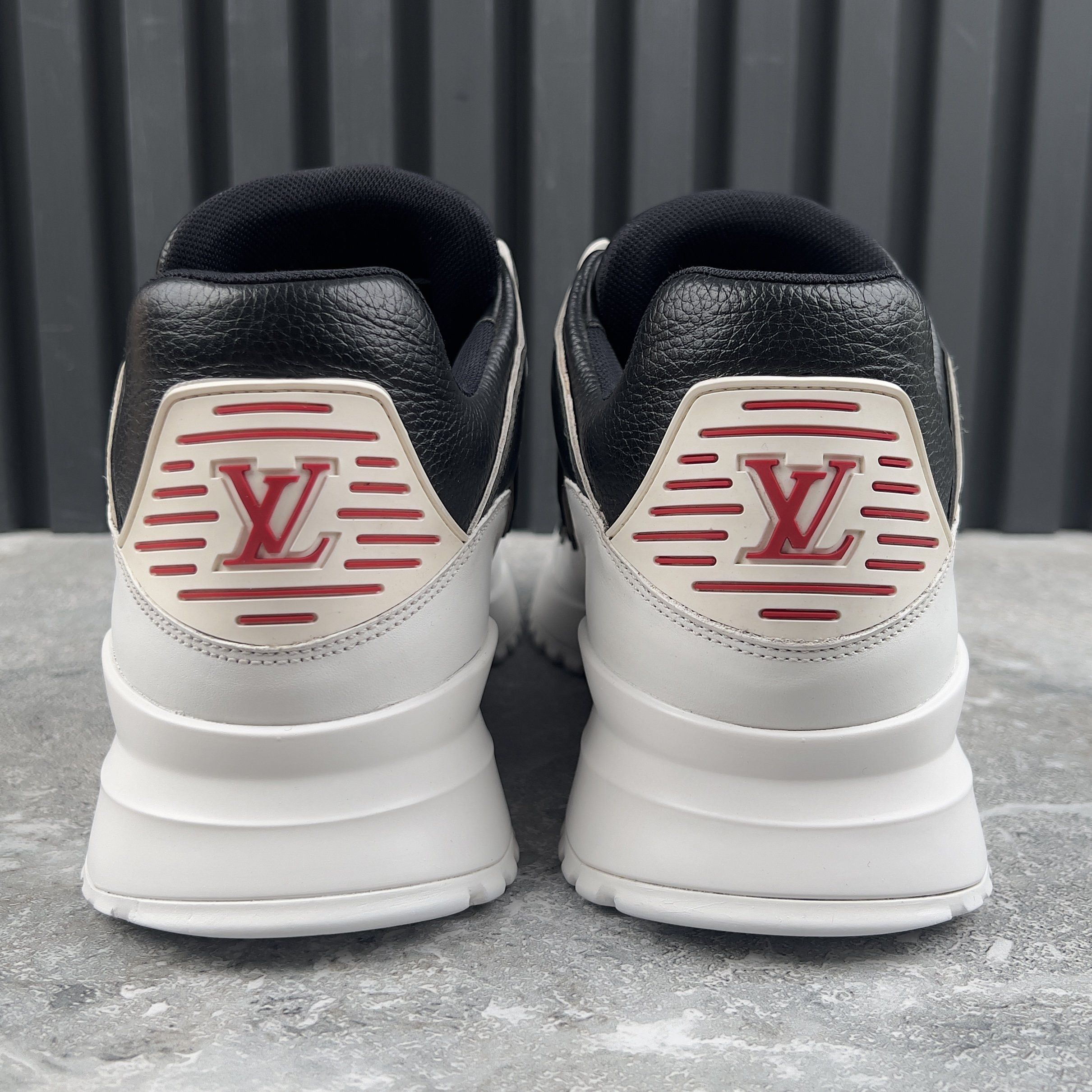 Louis Vuitton Zig Zag Logo Sneaker White Black Leather Size US 8 / EU 41 - 7 Thumbnail
