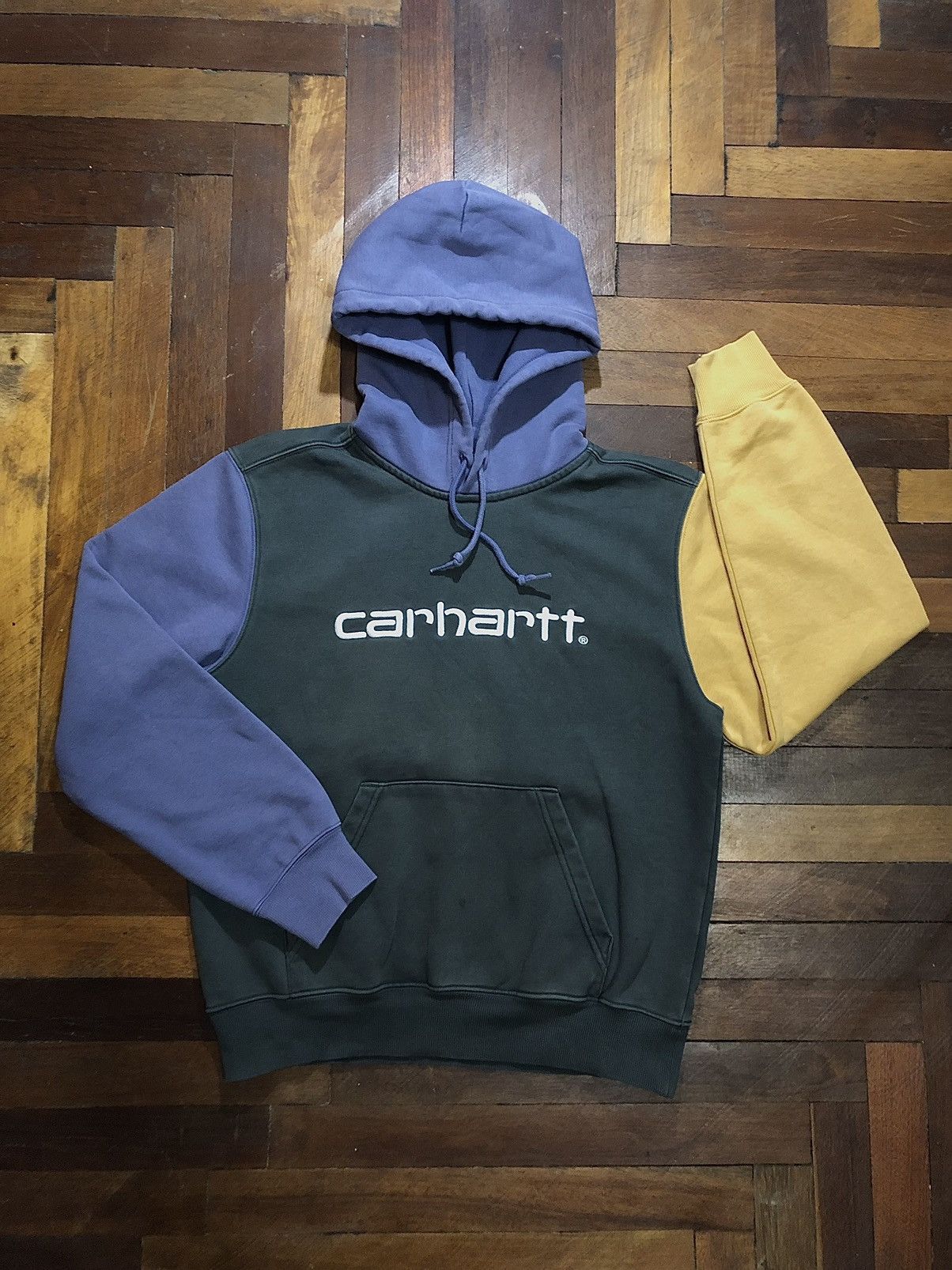 Carhartt wip hooded carhartt tricol sweat sale