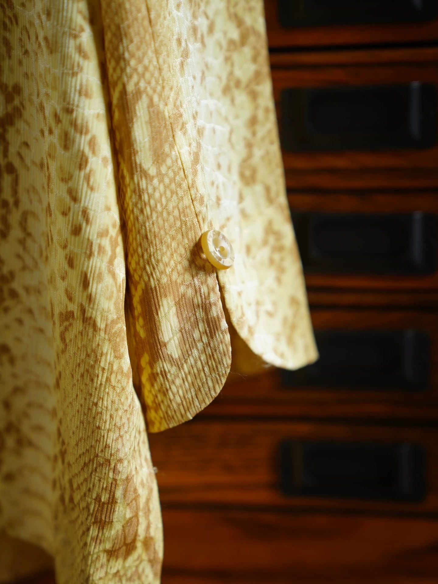 Vintage Vintage Golden Python Print Shirt L Size L / US 10 / IT 46 - 4 Thumbnail