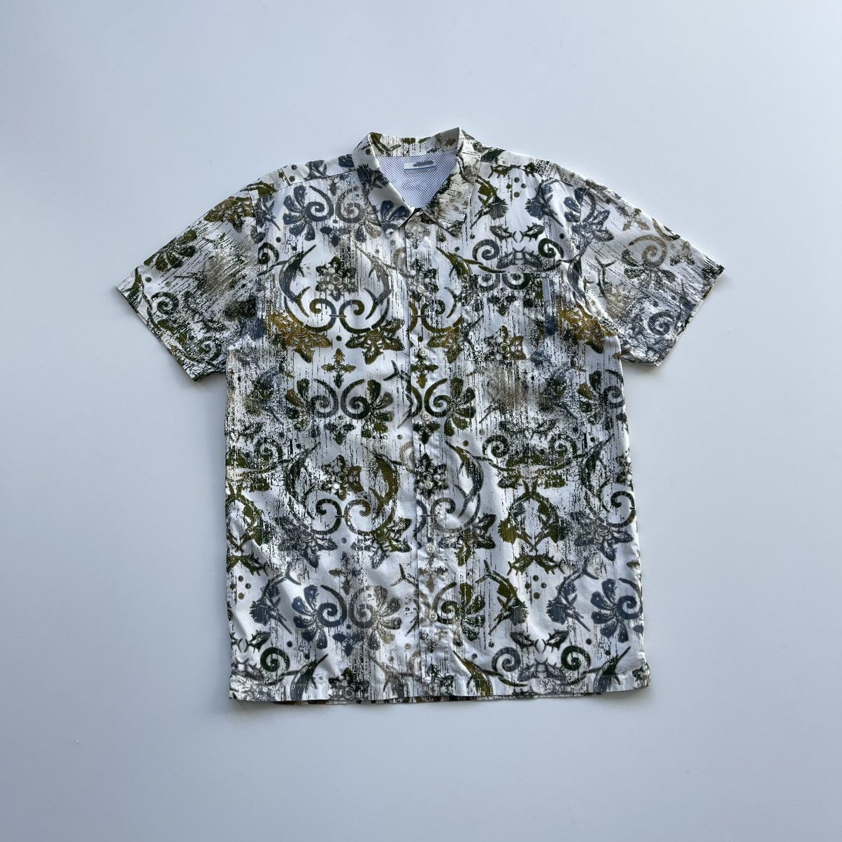 Columbia × Vintage Columbia PFG All Over Print Fishing Vintage Button Ups Shirt Size US XL / EU 56 / 4 - 1 Thumbnail