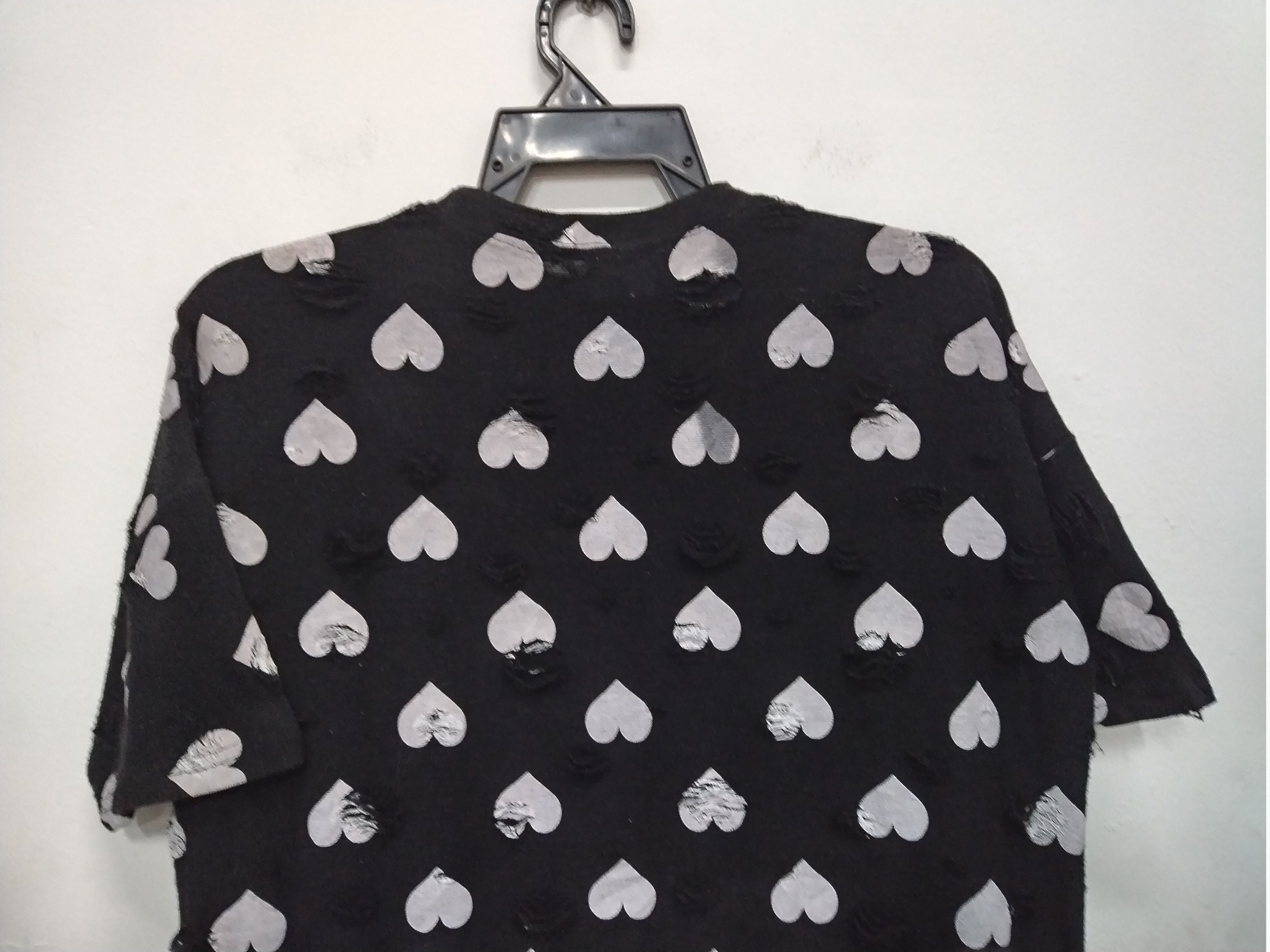 Seditionaries BAGGY DISTRESSED PERFORATED DESIGN SHORT SLEEVE LOVE T SHIRT Size M / US 6-8 / IT 42-44 - 10 Thumbnail