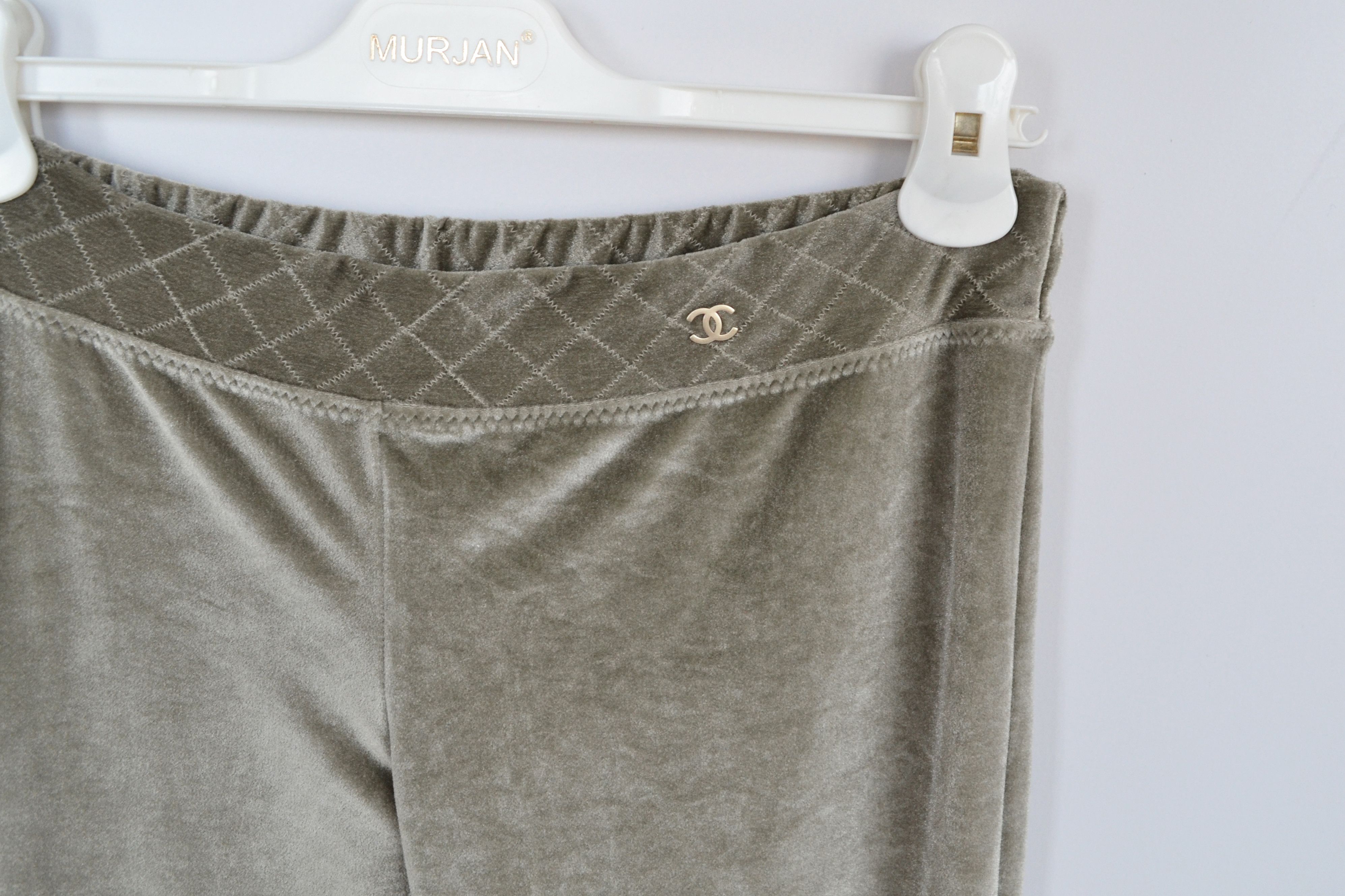 Chanel CHANEL Suit Velour Pants Tank Top Logo CC Khaki Size 40 Size M / US 6-8 / IT 42-44 - 4 Thumbnail