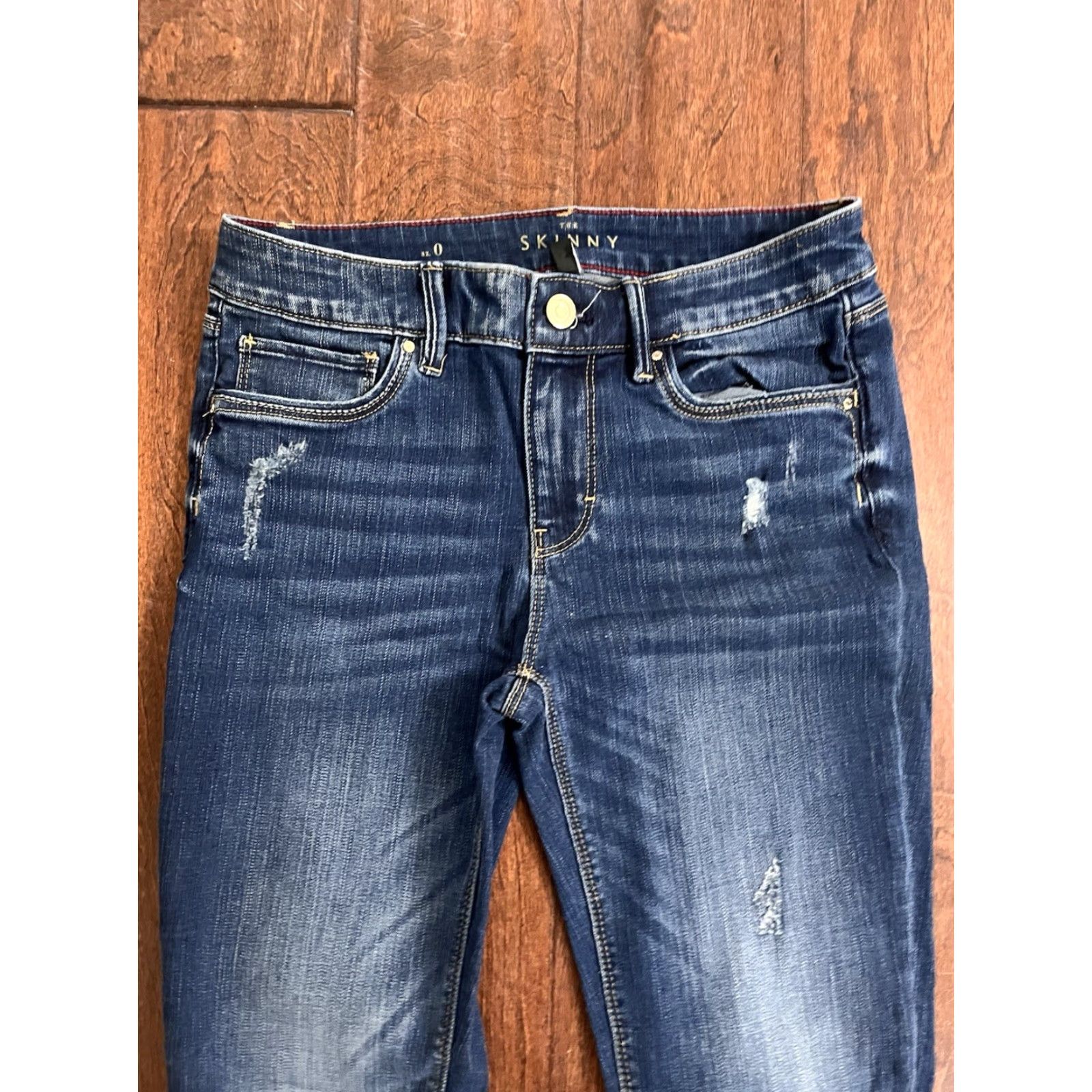 White House Black Market White House Black Market WHBM Mid-Rise The Skinny Jeans Size 0 Distressed Size 28" / US 6 / IT 42 - 2 Thumbnail