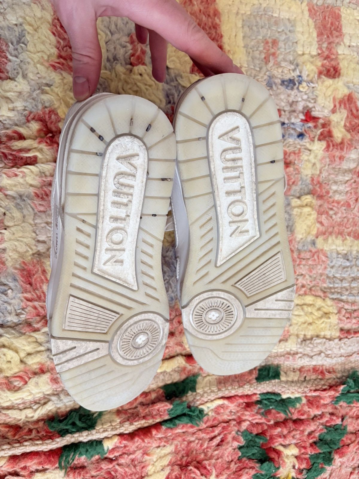 Louis Vuitton Louis Vuitton coke white trainer Size US 9.5 / EU 42-43 - 4 Thumbnail