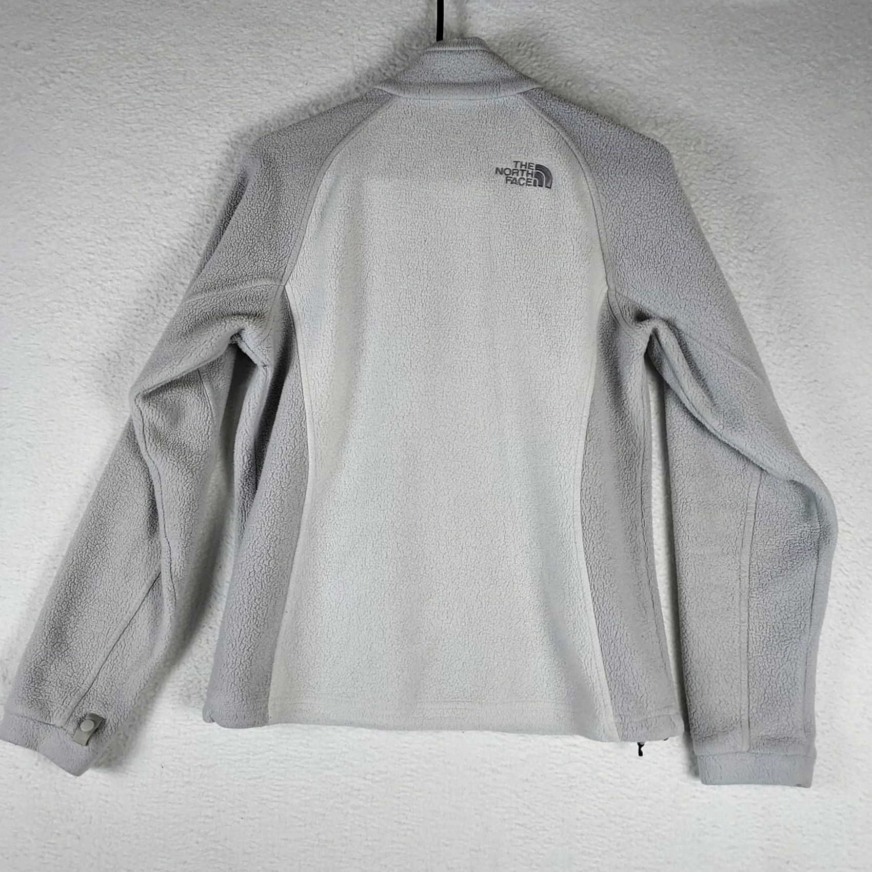 The North Face The North Face Womens S Gray Full Zip Fleece Jacket Lightweight Warm Shirt Womens Regular Size S Gray Full Zip Coat/Outerwear Size S / US 4 / IT 40 - 2 Thumbnail