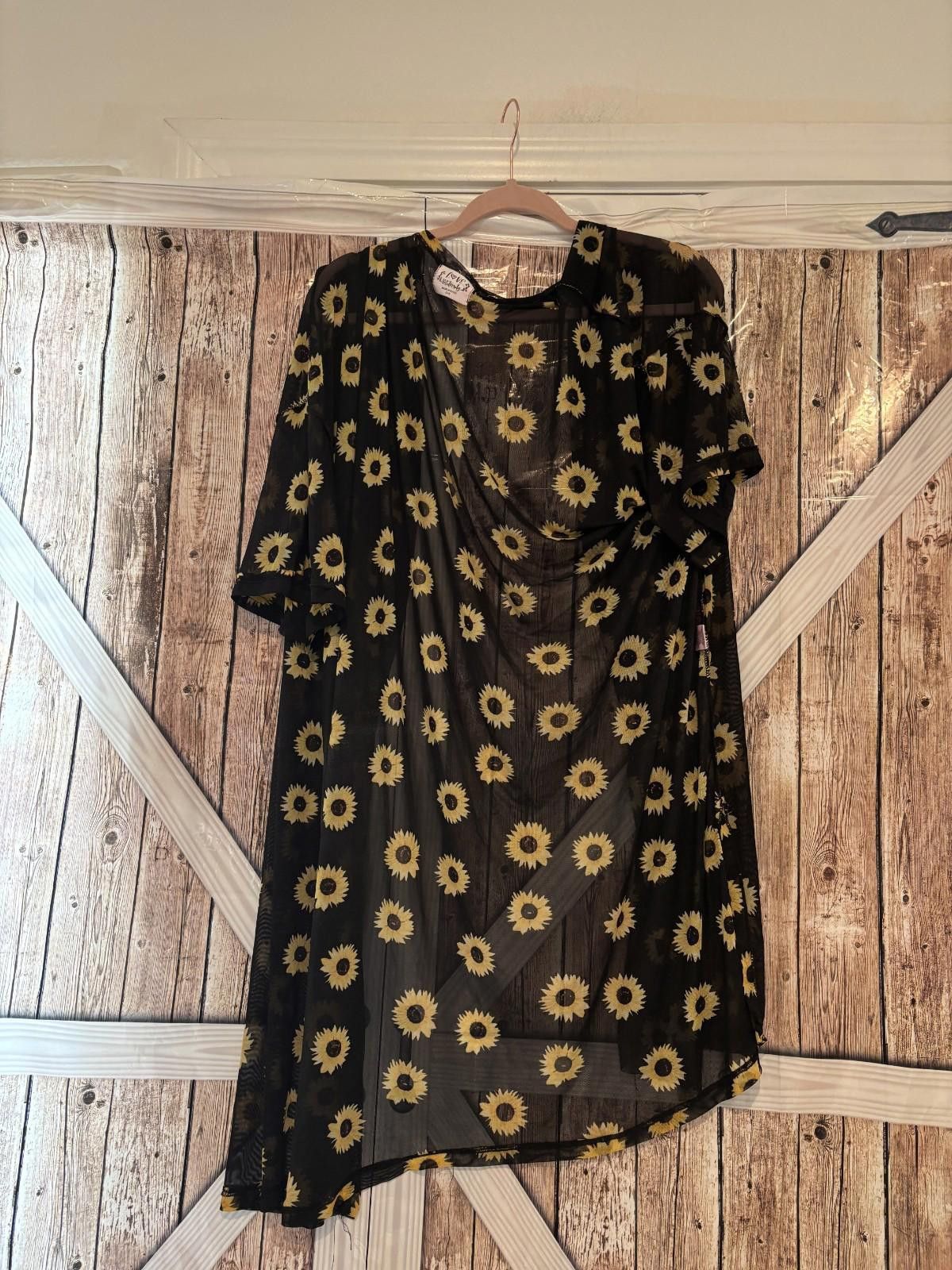 Designer Womans Love Maternity maternity scheer sunflower top #276 Size XXL / US 16-18 / IT 52-54 - 2 Thumbnail