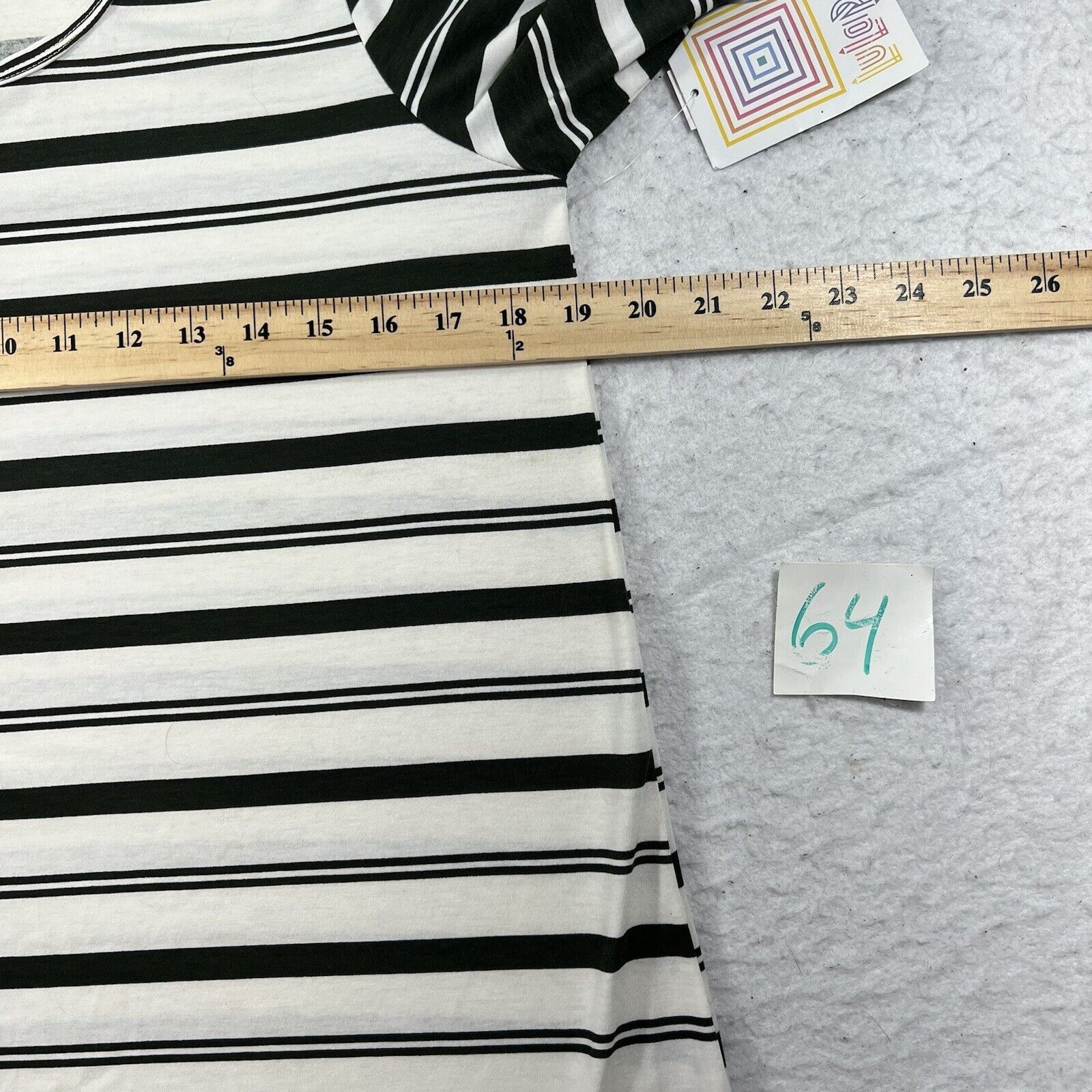 Other LuLaRoe Lynnae Green White Stripe Long Sleeve Pullover Top Size M / US 6-8 / IT 42-44 - 7 Thumbnail