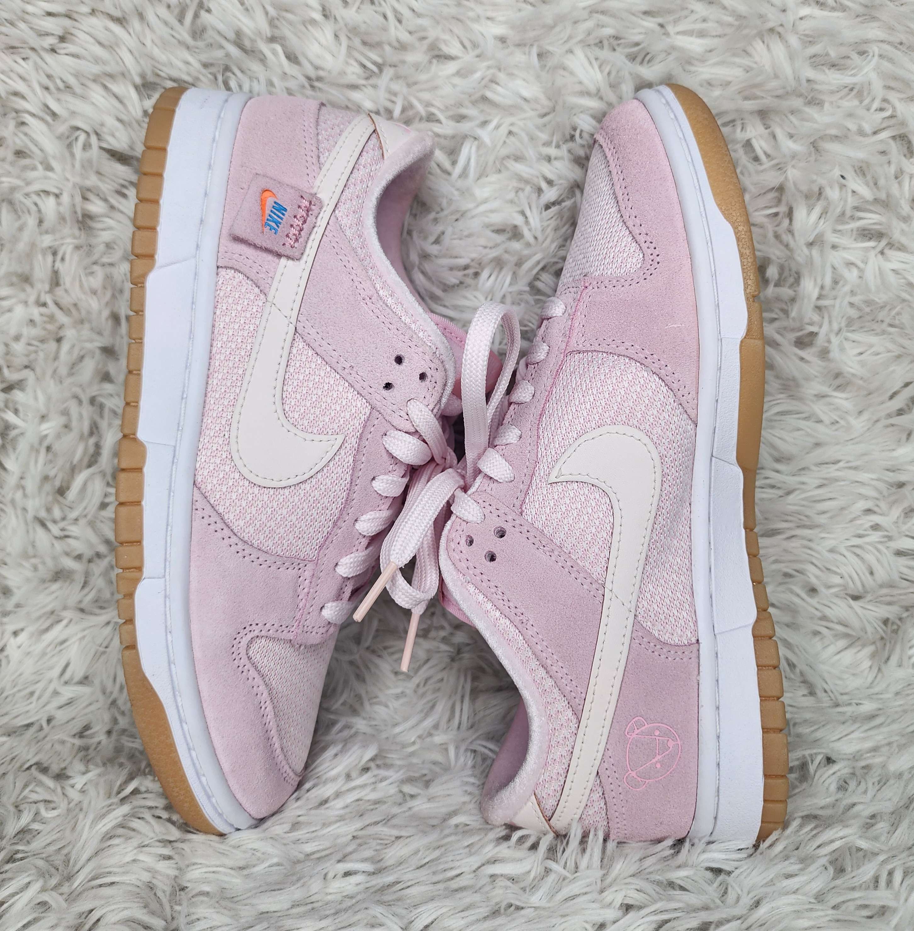 DS Nike Woman Dunk Low Teddy Bear light soft pink 2022