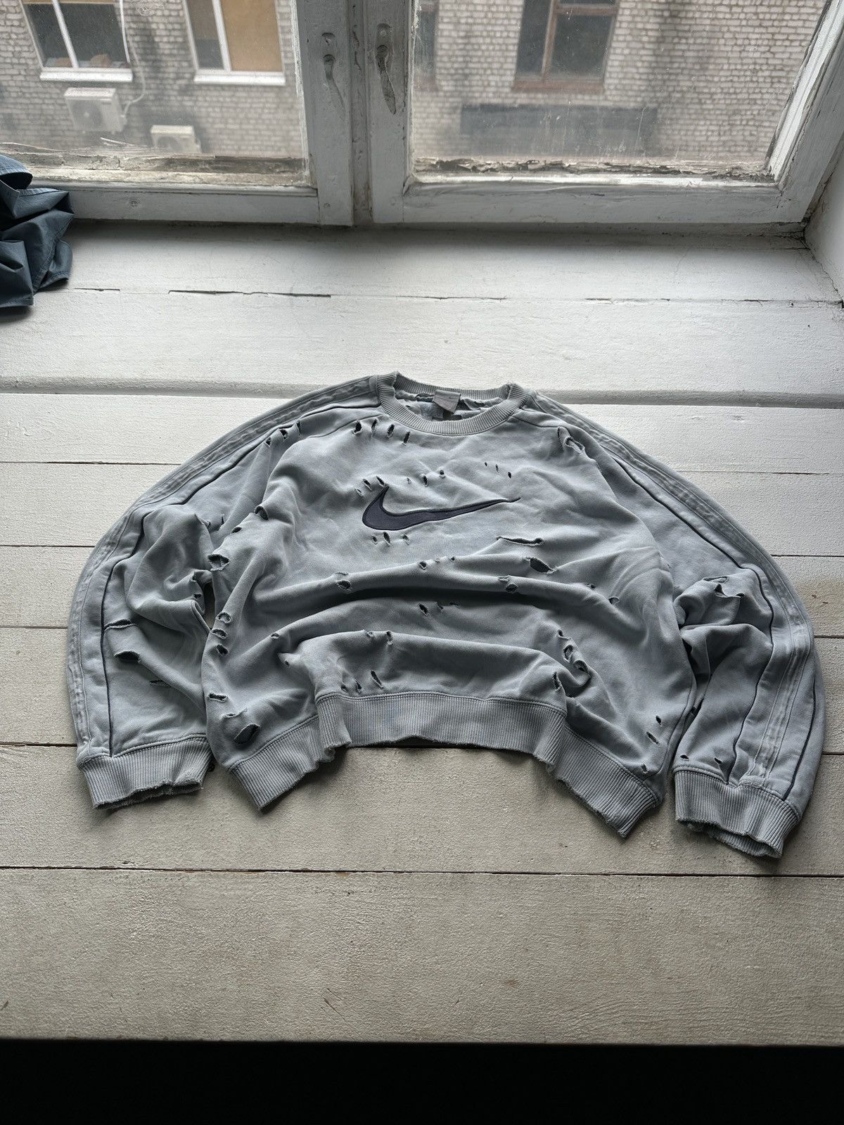 Nike 🚨90s Nike Big Logo Swoosh DISTRESSED Oversized Sweatshirt Size US L / EU 52-54 / 3 - 1 Thumbnail